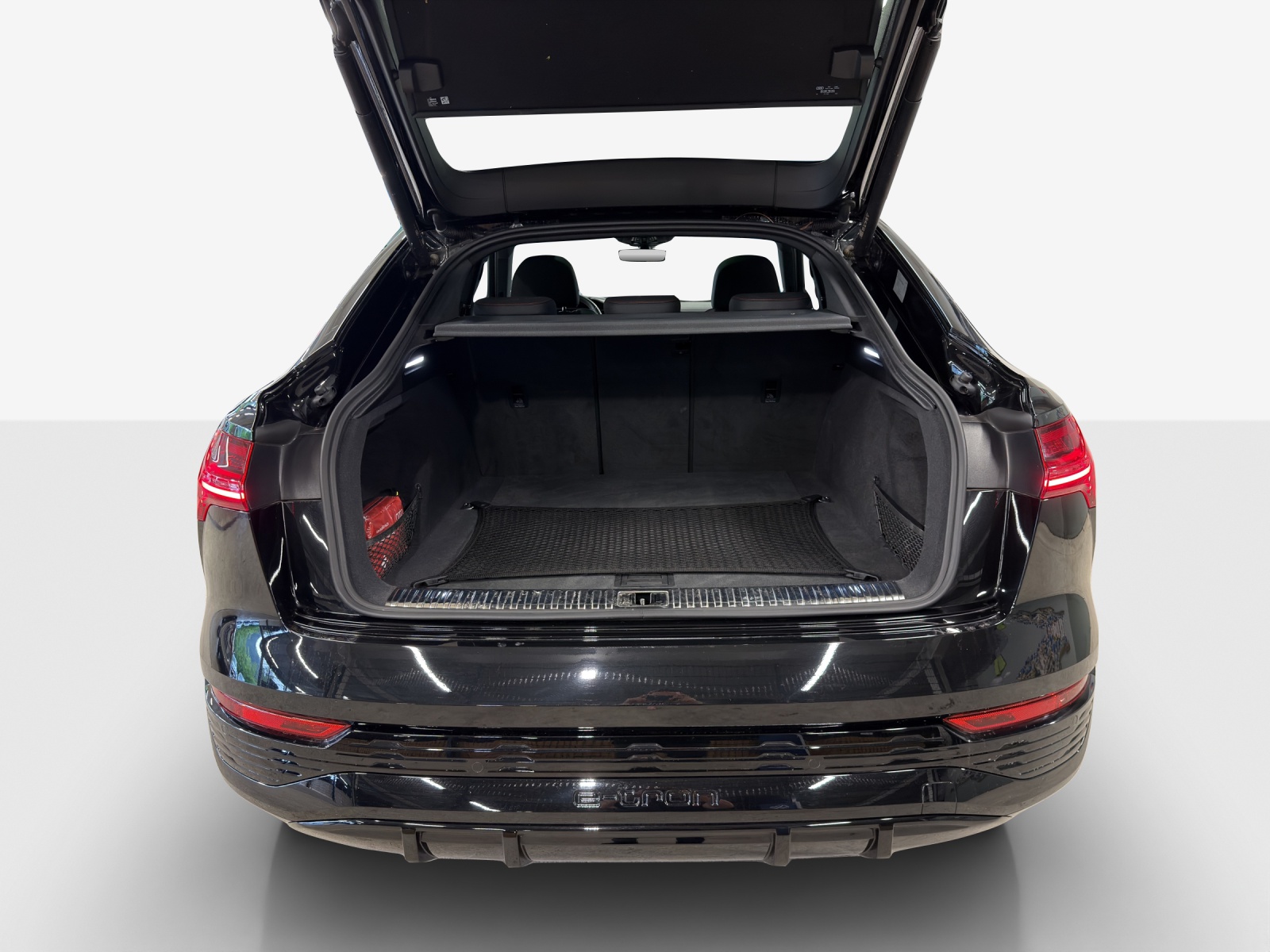 AUDI Q8 Sportback 50 e-tron S line quattro-image-12