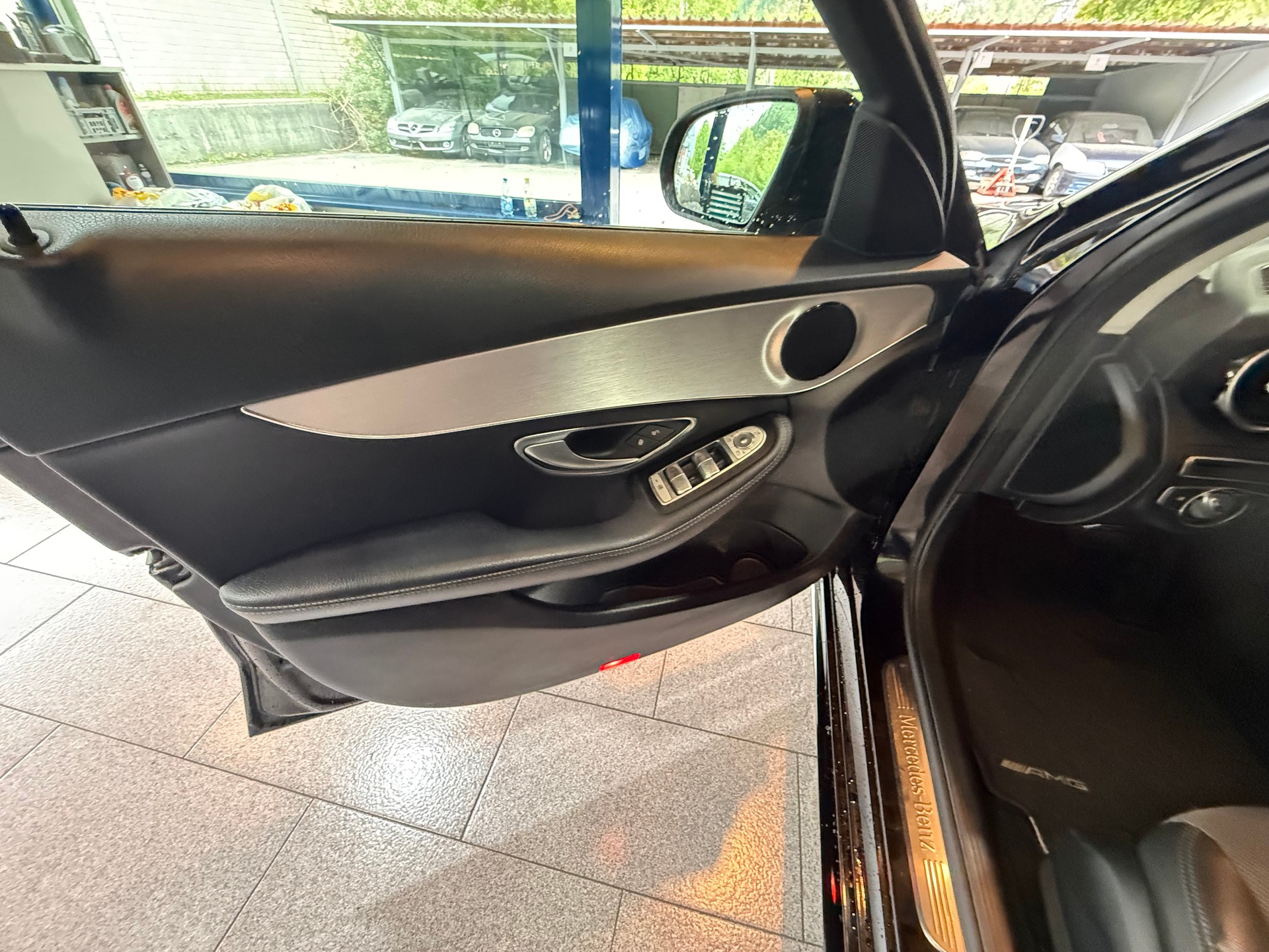MERCEDES-BENZ C 220-image-4