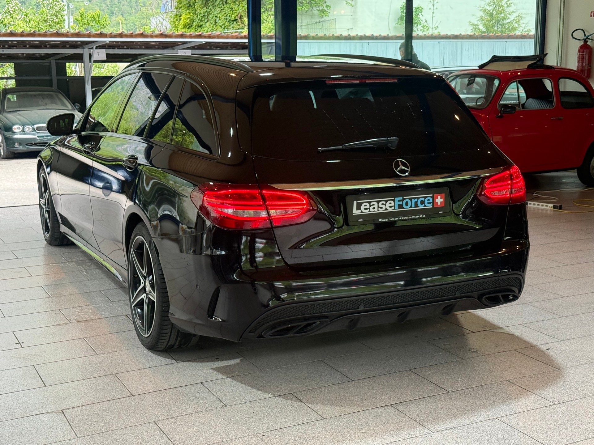 MERCEDES-BENZ C 220-image-8
