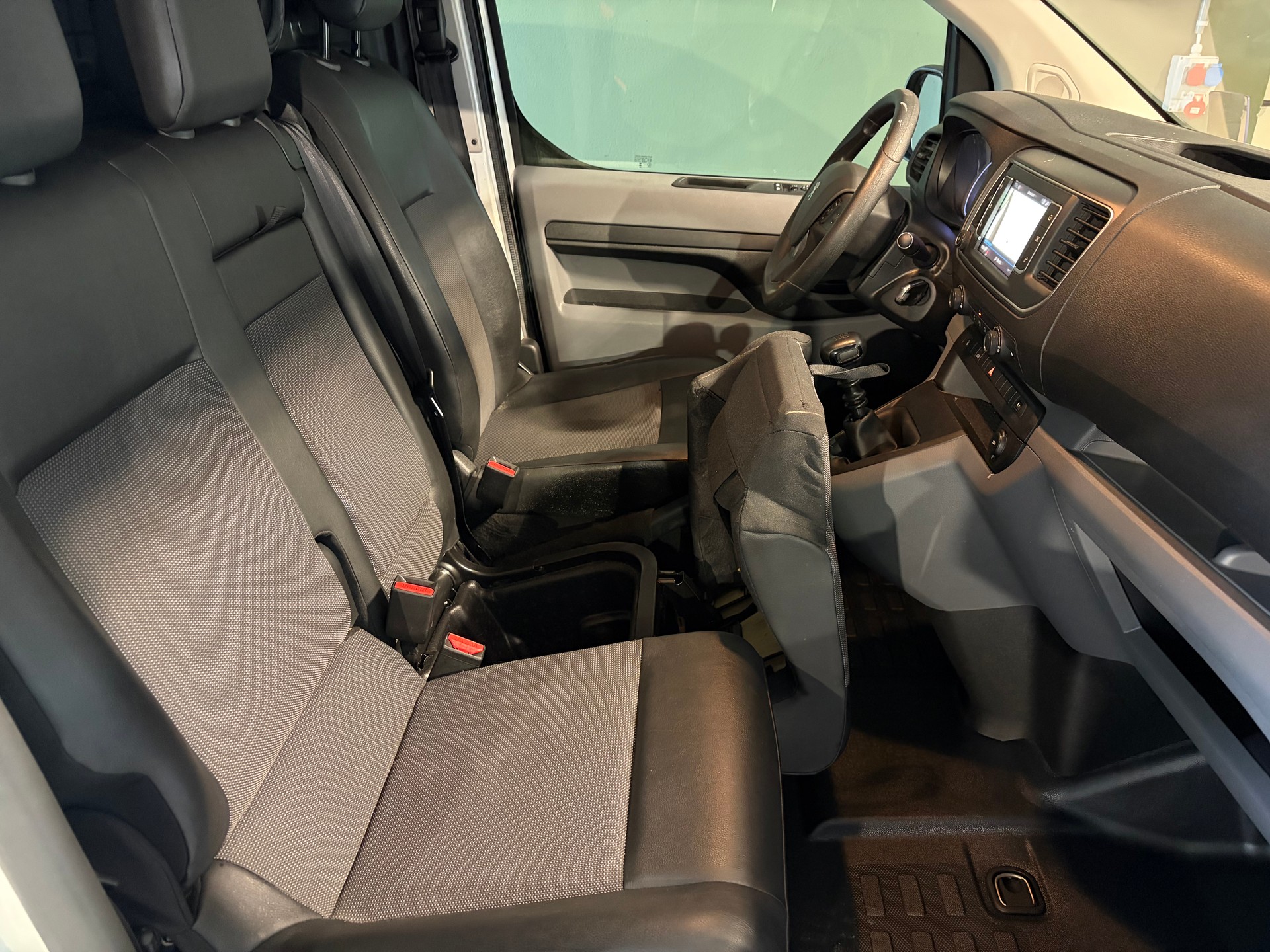 PEUGEOT Expert 2.0 BlueHDi 150 S&S Allure Long * WÜRTH-Fahrzeugeinrichtung*Anhängerkupplung*-image-22