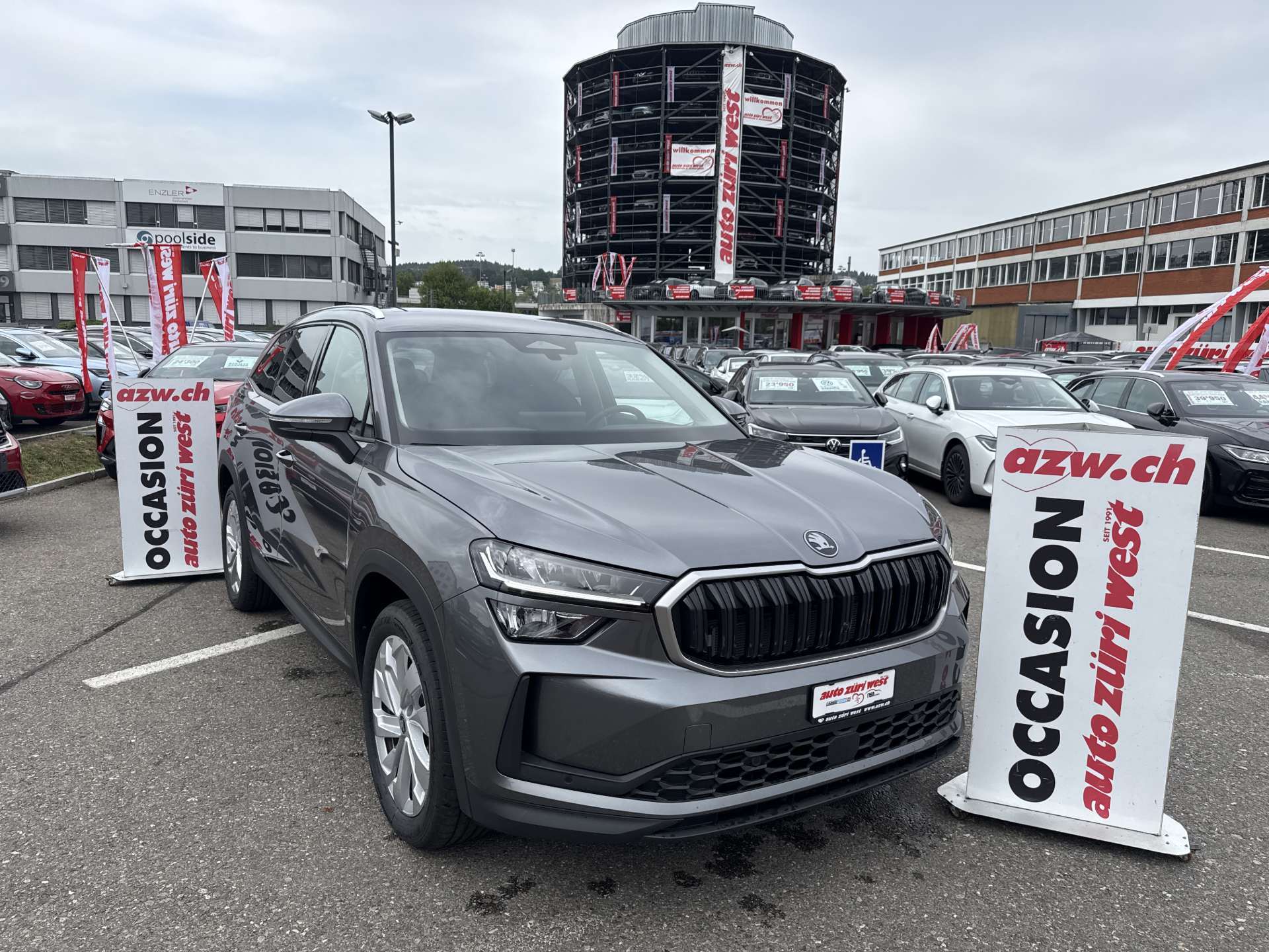 SKODA Kodiaq 2.0 TDi Selection 4x4 7-Plätzer DSG-Automat-image-0