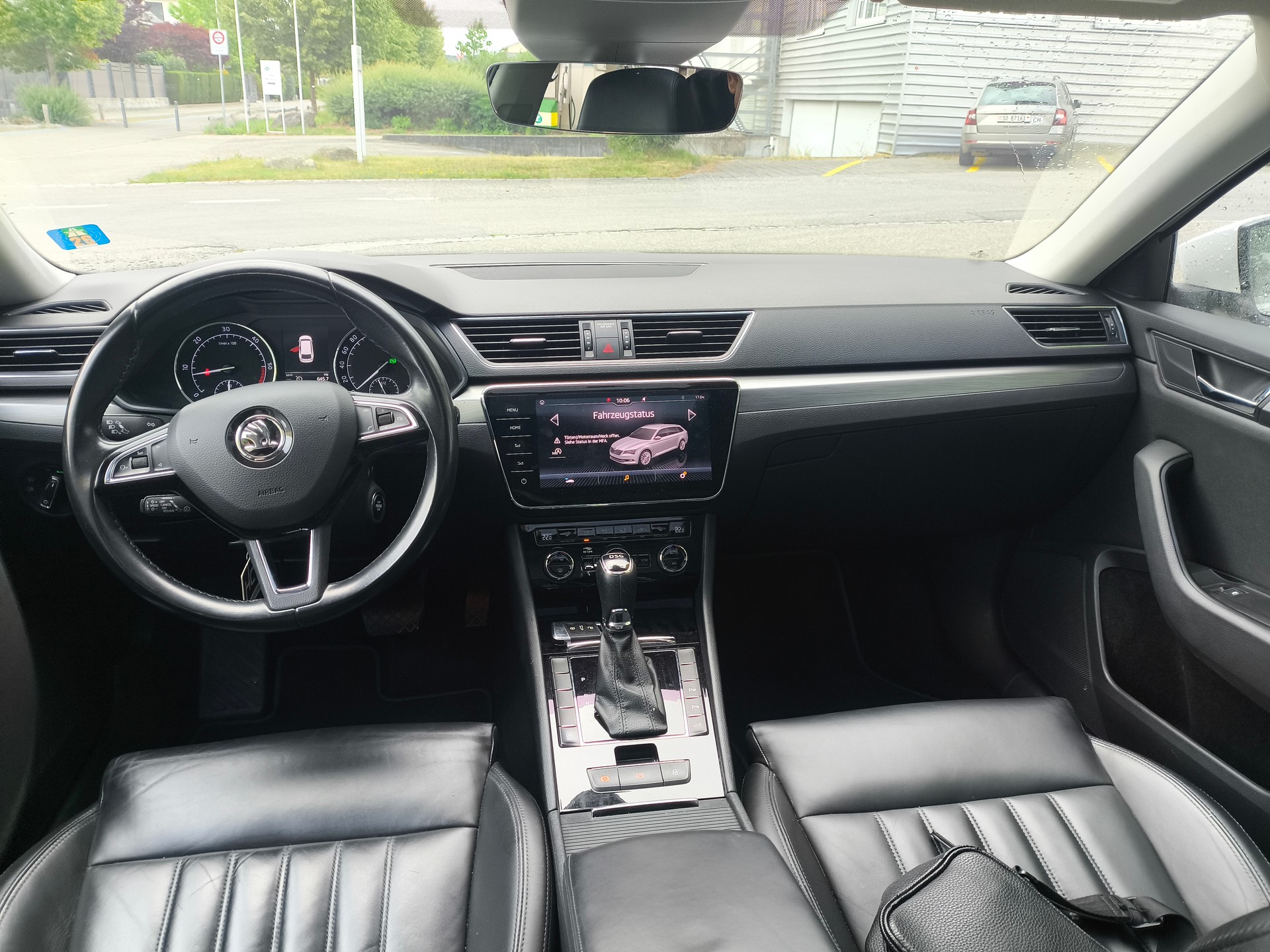 SKODA Superb Combi 2.0 TDi Active DSG-image-12
