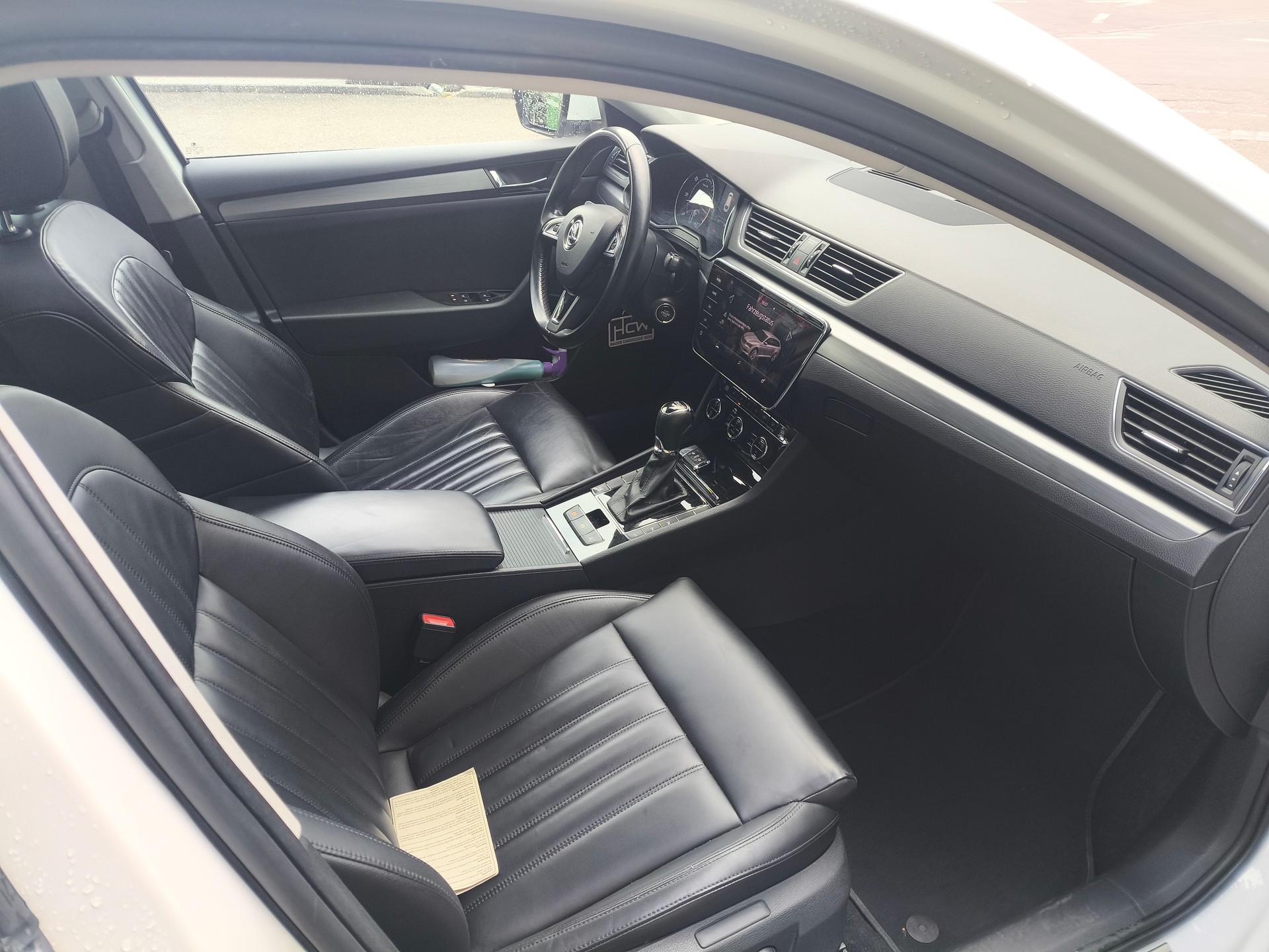 SKODA Superb Combi 2.0 TDi Active DSG-image-8