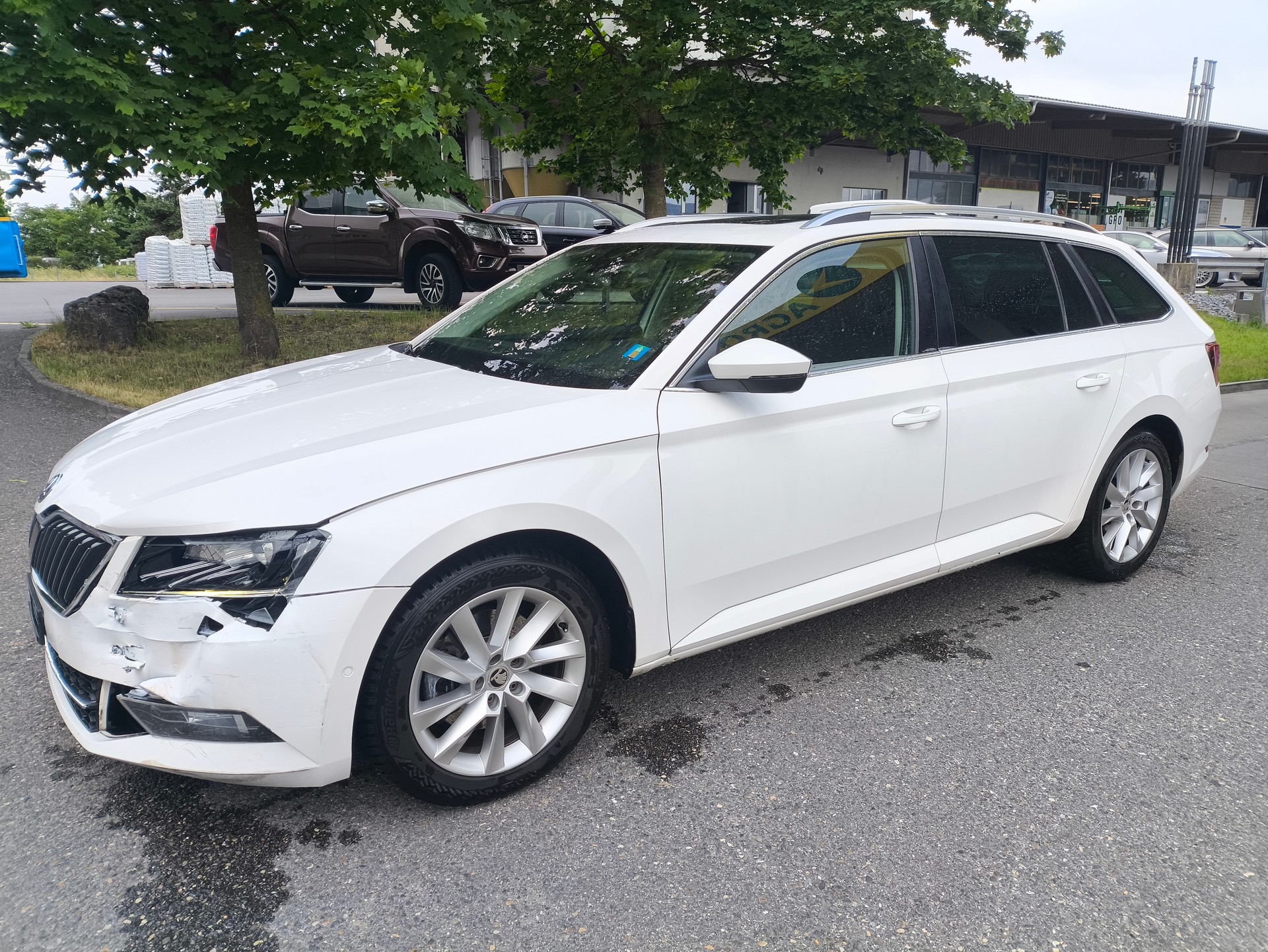 SKODA Superb Combi 2.0 TDi Active DSG-image-3