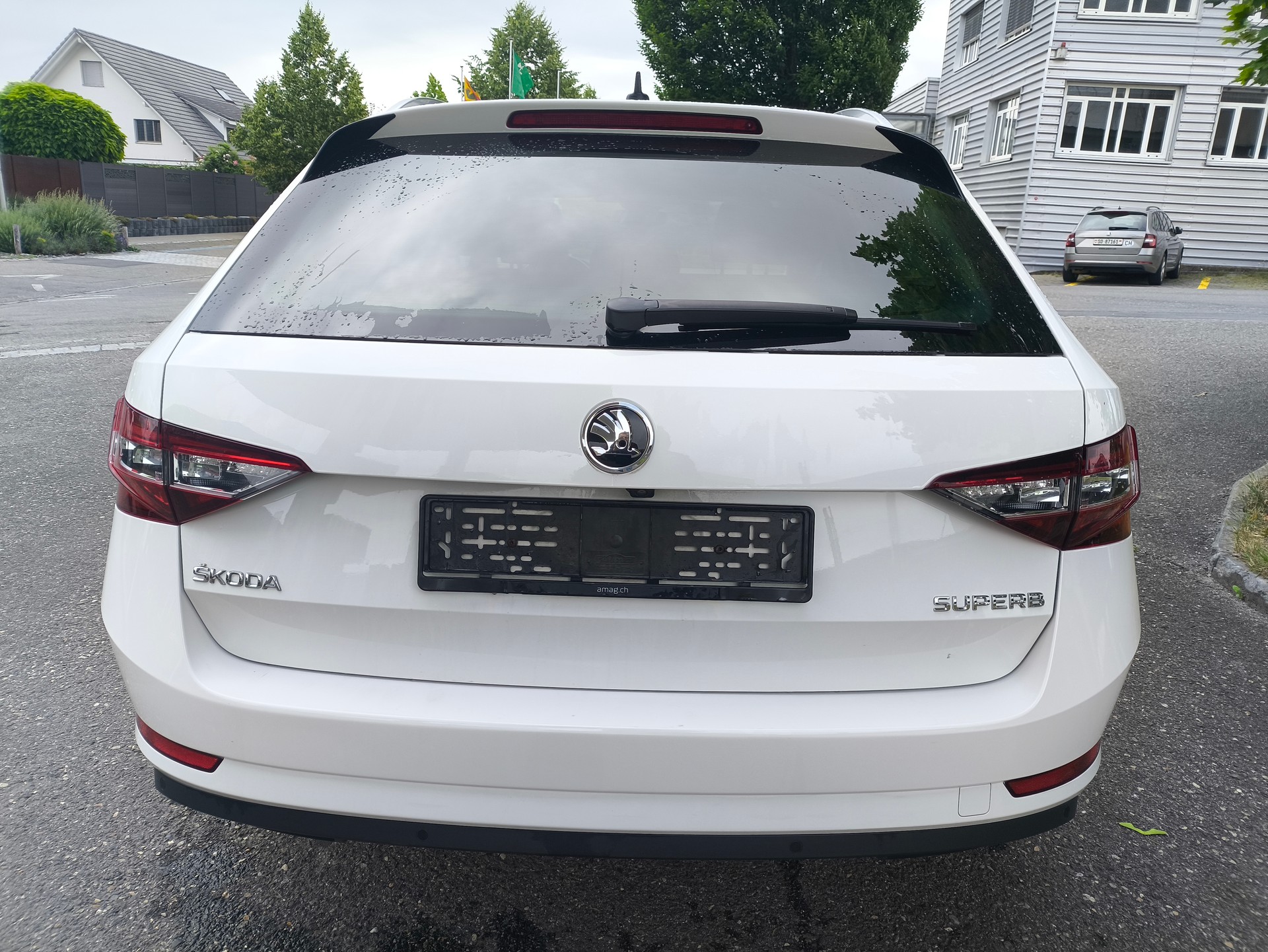 SKODA Superb Combi 2.0 TDi Active DSG-image-5