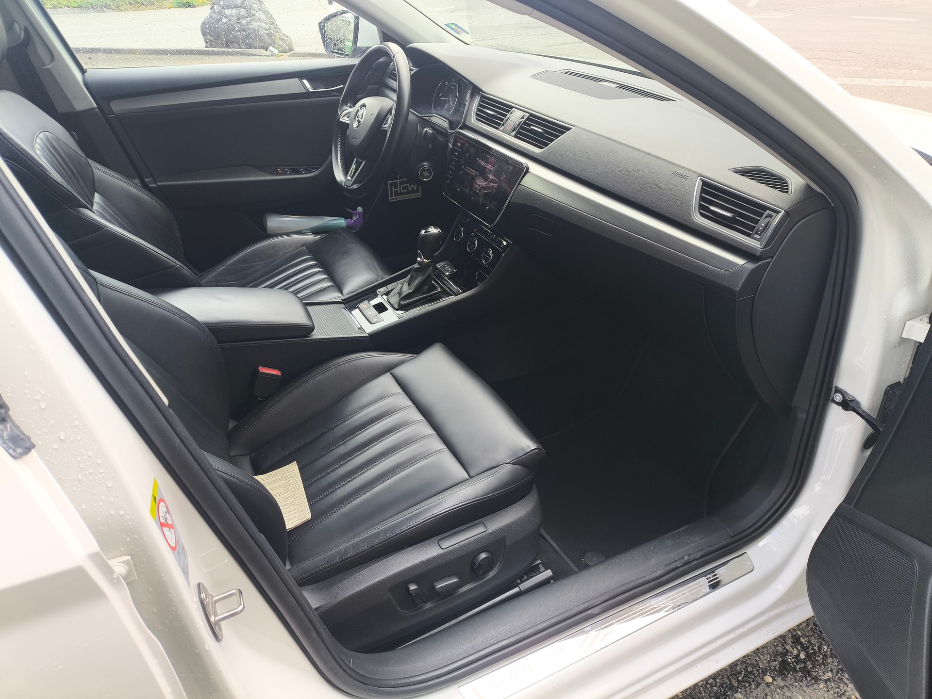 SKODA Superb Combi 2.0 TDi Active DSG-image-7