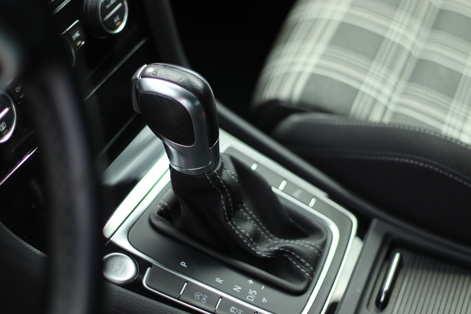 VW Golf 2.0 TDI GTD DSG • EXPERTISE DU JOUR (MFK) • GARANTIE-image-11