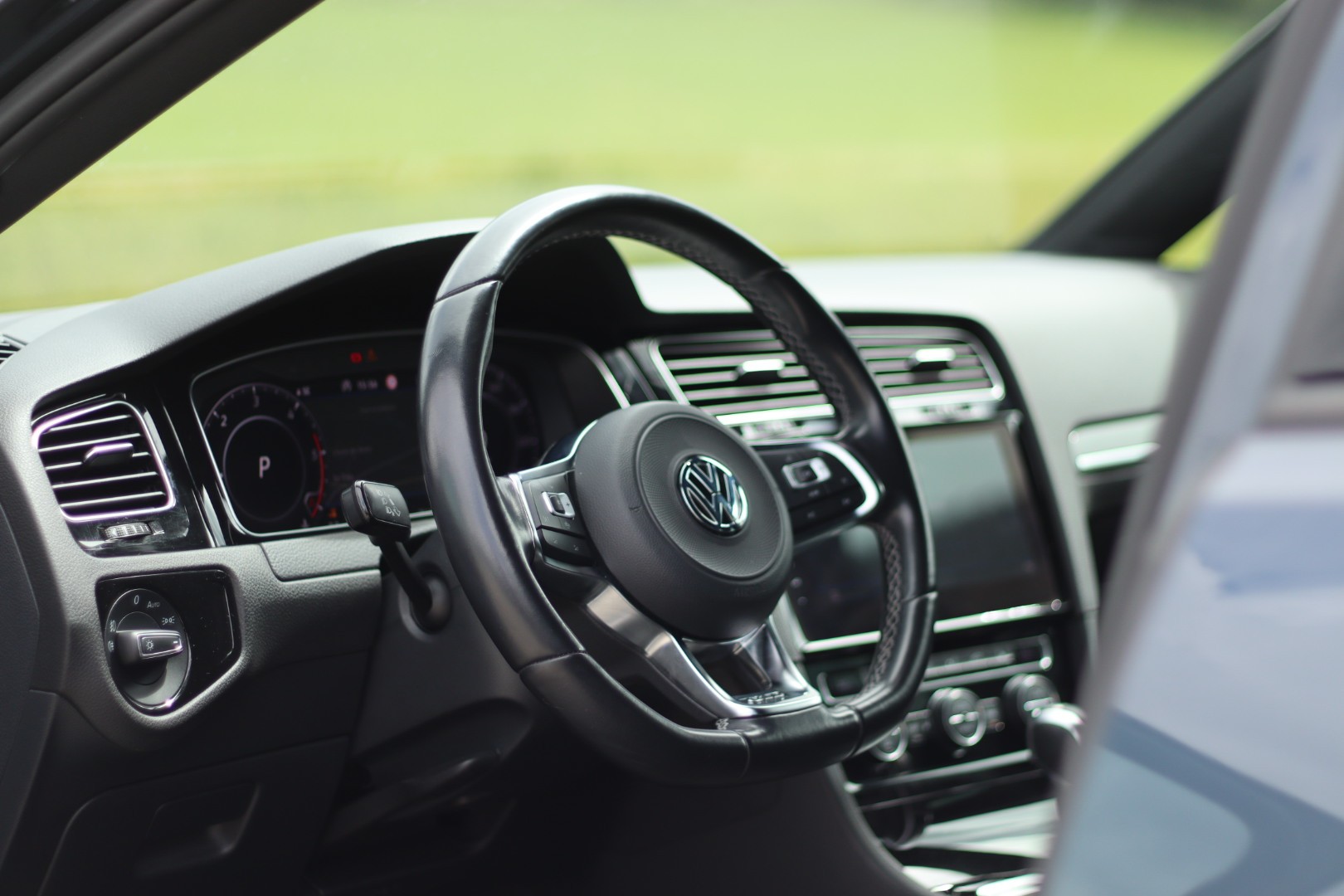 VW Golf 2.0 TDI GTD DSG • EXPERTISE DU JOUR (MFK) • GARANTIE-image-1
