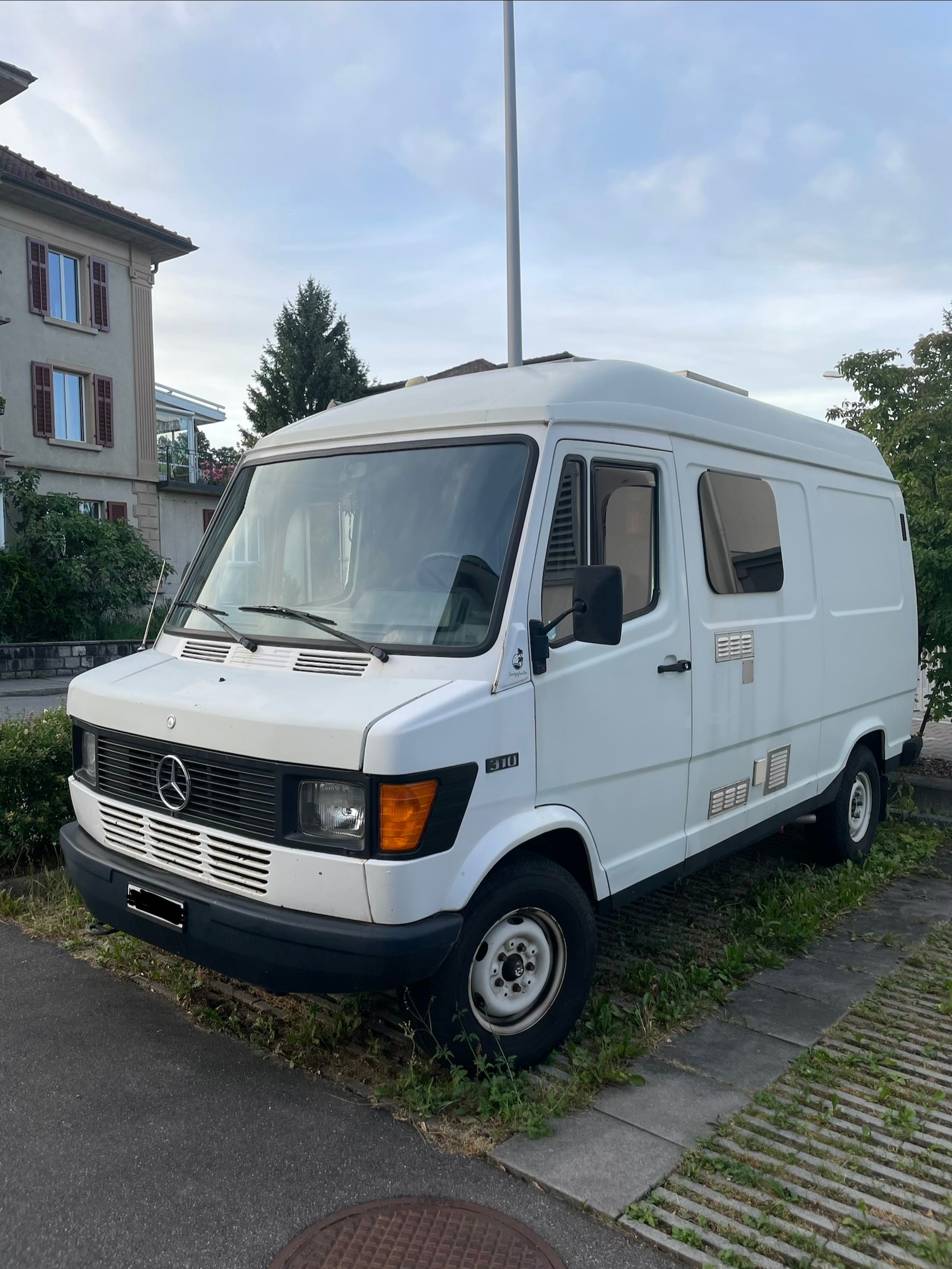 MERCEDES-BENZ 310-image-0
