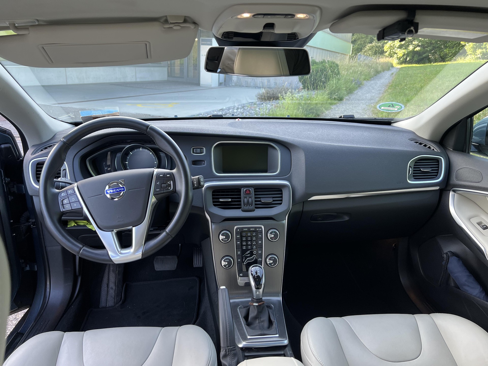 VOLVO 2.0 D3 Summum S/S-image-4