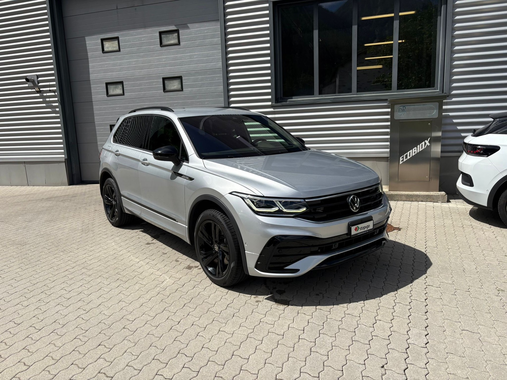 VW Tiguan 2.0 TDI SCR R-Line 4Motion DSG-image-0