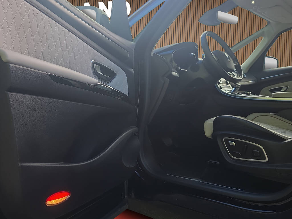 RENAULT Espace 2.0 Blue dCi 200 Initiale EDC-image-10