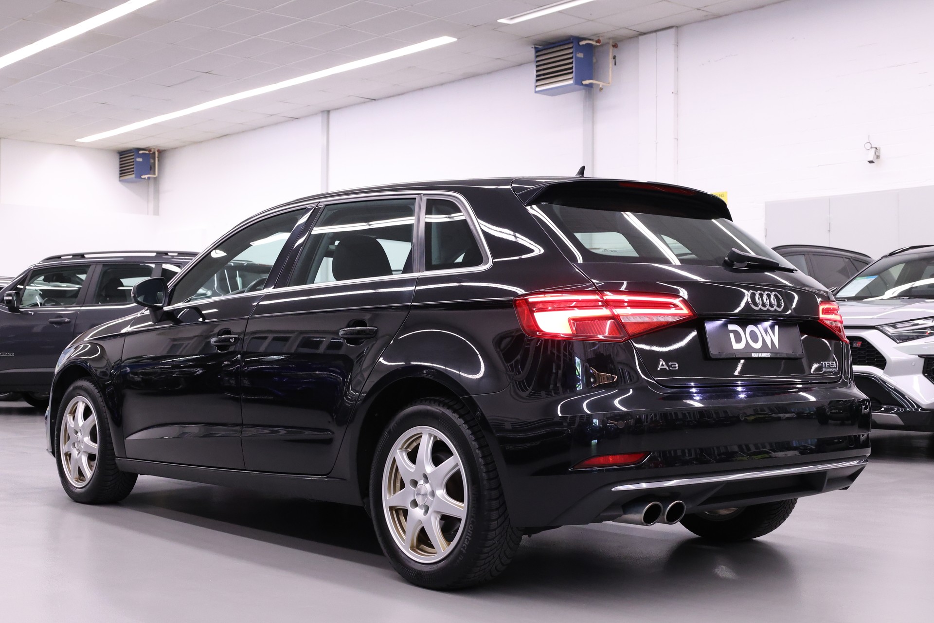 AUDI A3 Sportback 2.0 T FSI Design qu. S-Tronic-image-4