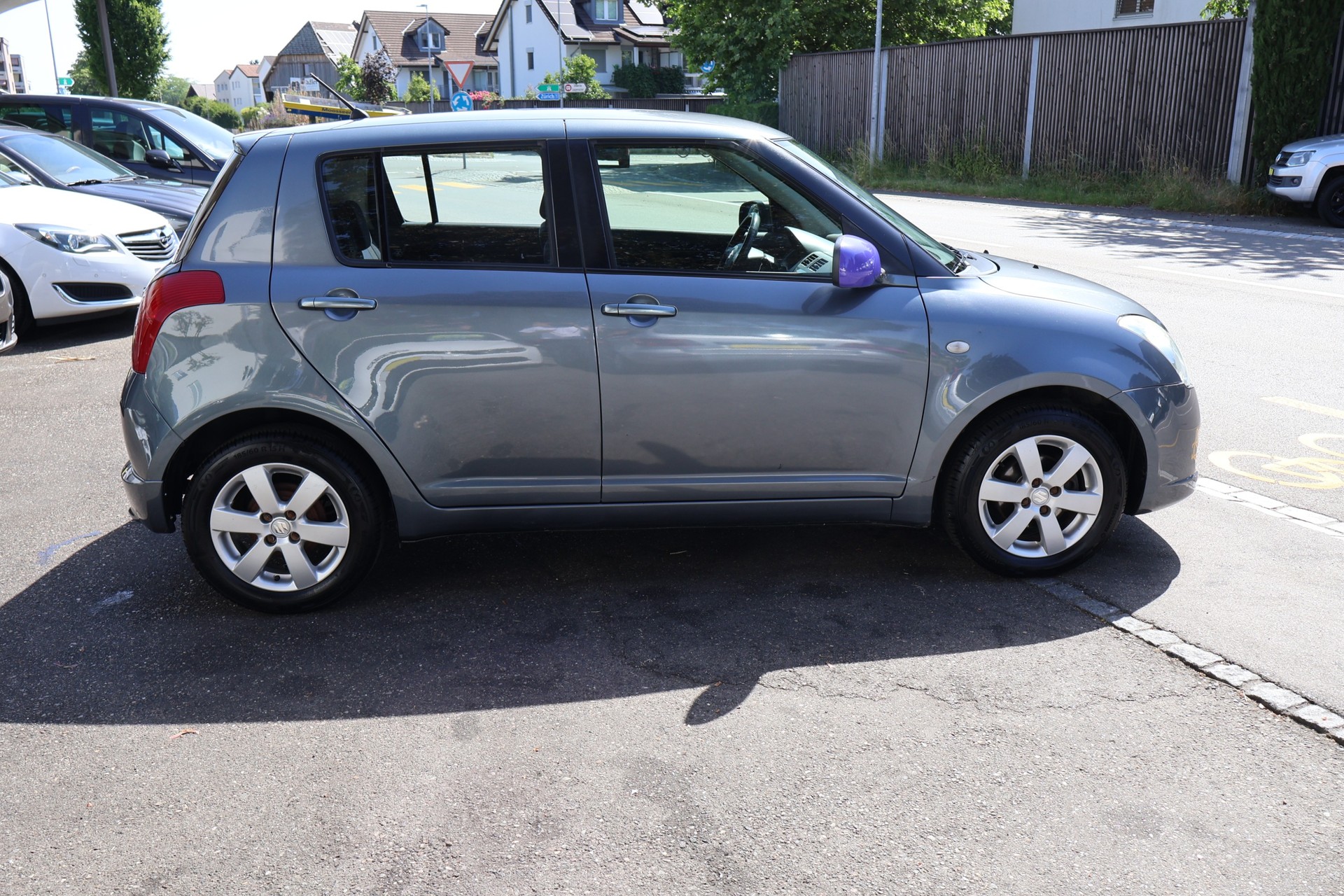 SUZUKI Swift 1.3i 16V GL Top 4x4-image-3