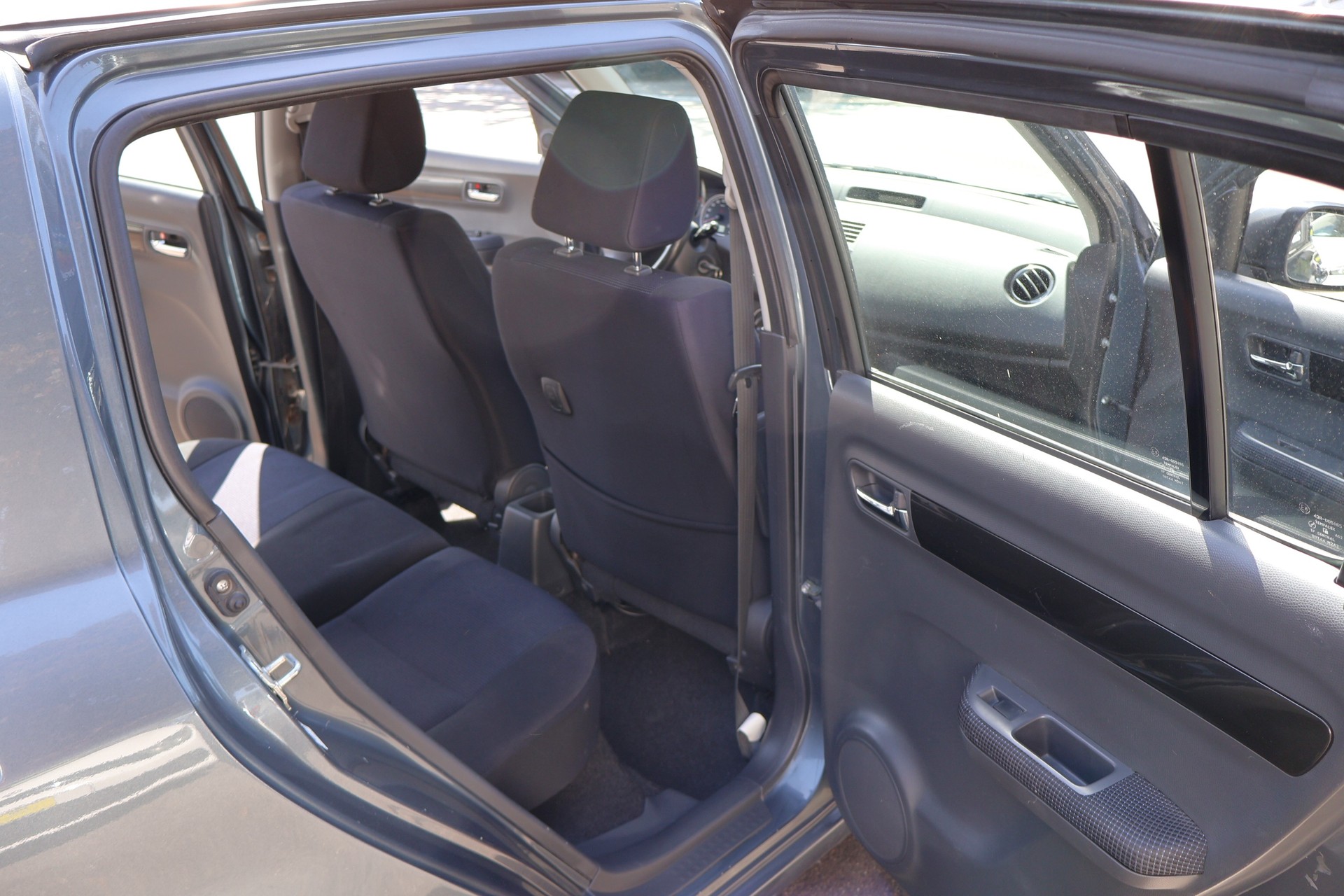SUZUKI Swift 1.3i 16V GL Top 4x4-image-15