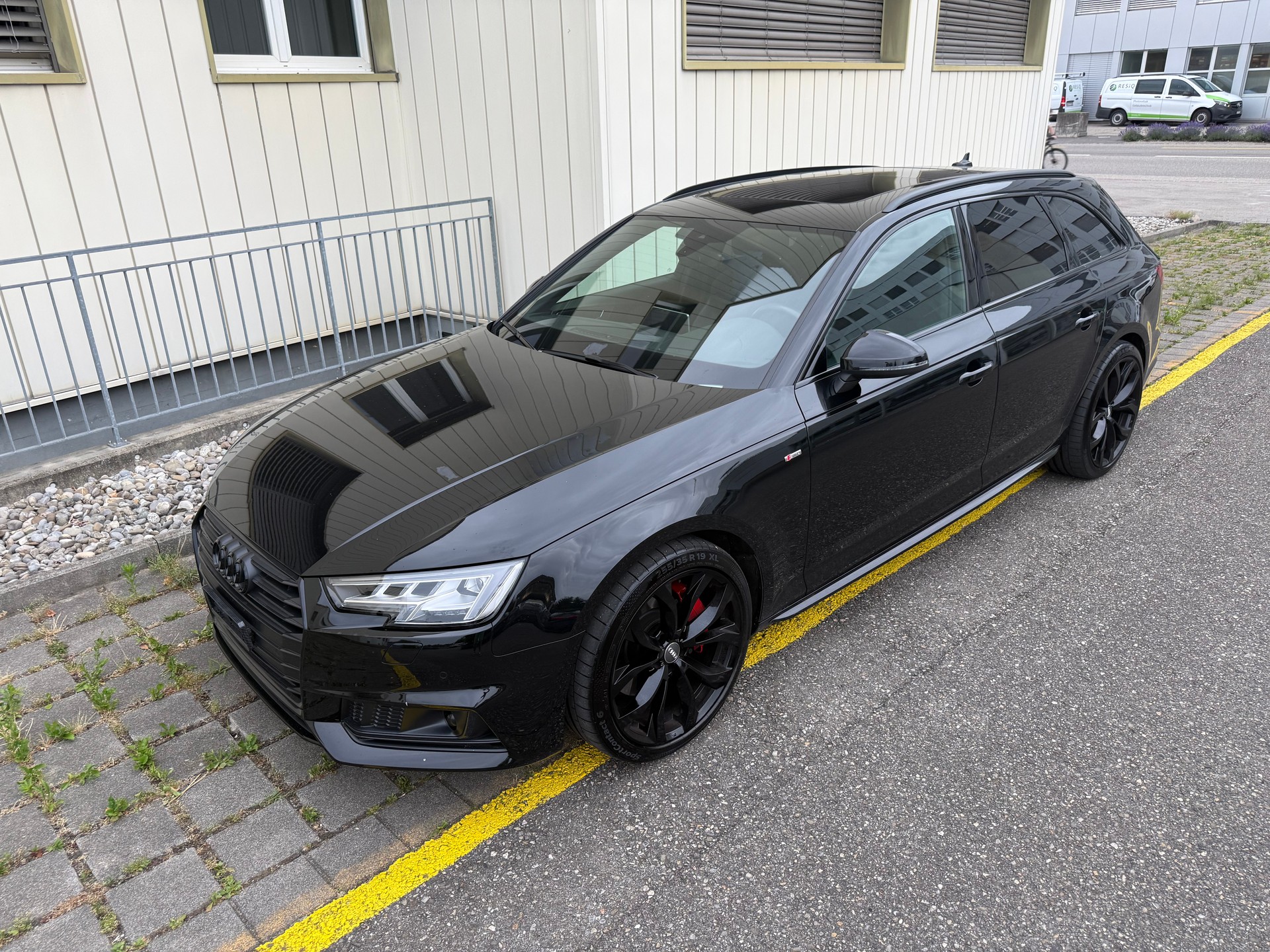 AUDI A4 Avant 3.0 TDI Sport quattro tiptronic-image-0