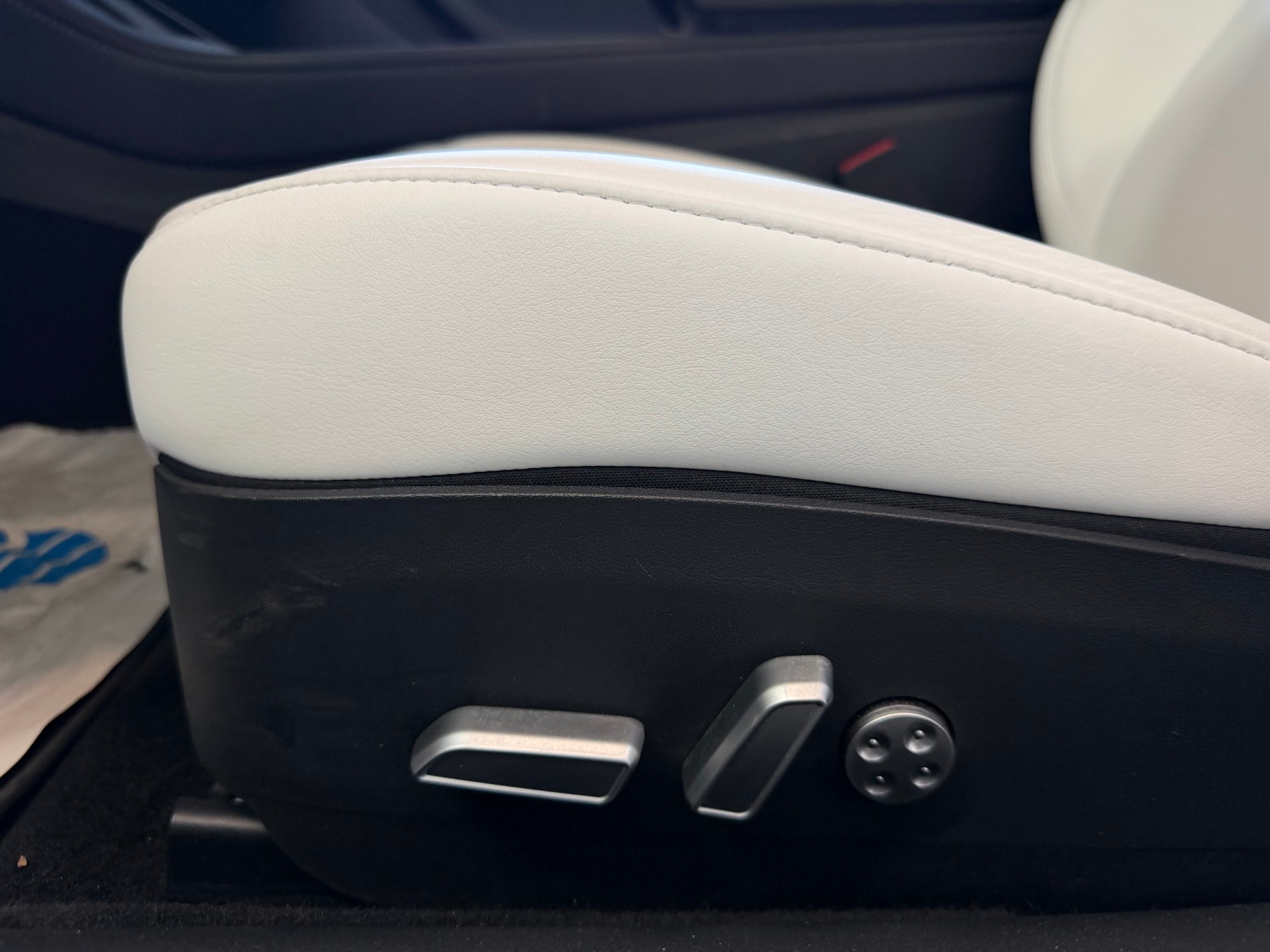 TESLA Model 3 Long Range Dual Motor AWD | Frisch MFK | Tesla Garantie | AHK-image-11