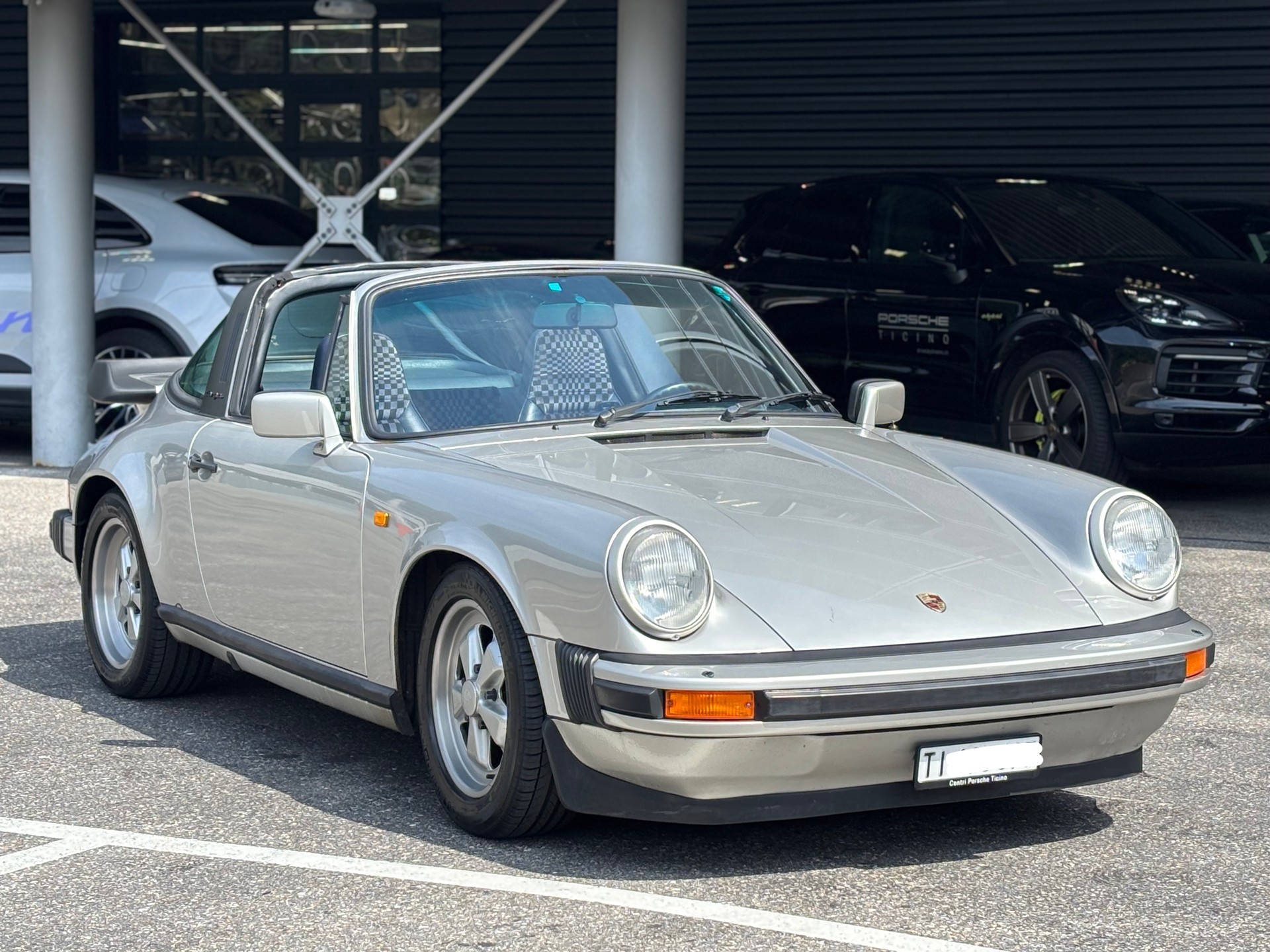 PORSCHE 3.0 SC Targa-image-0