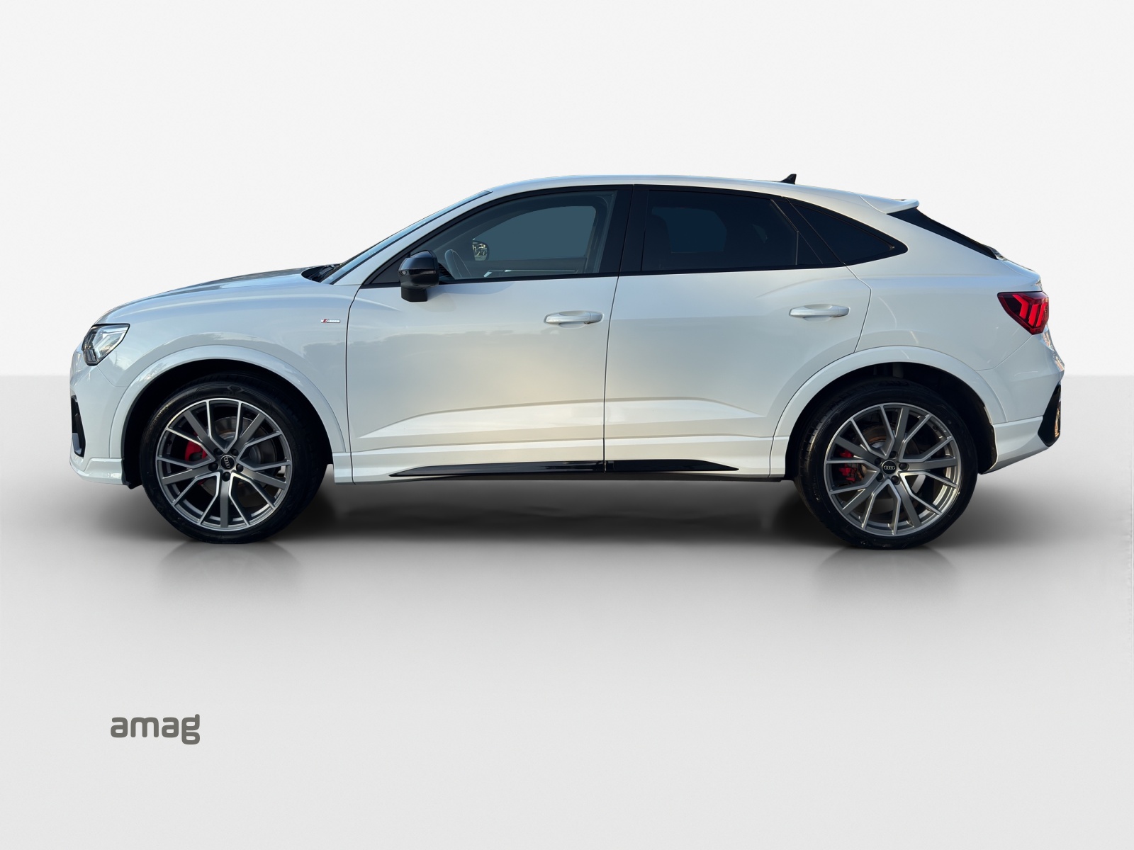 AUDI Q3 Sportback 40 TDI S line quattro S-tronic-image-1