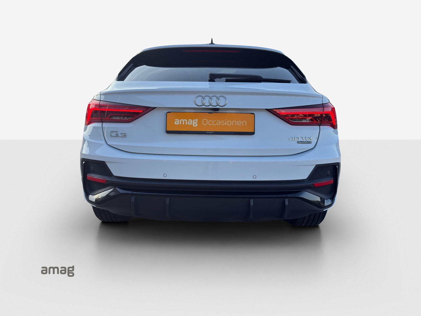 AUDI Q3 Sportback 40 TDI S line quattro S-tronic-image-3
