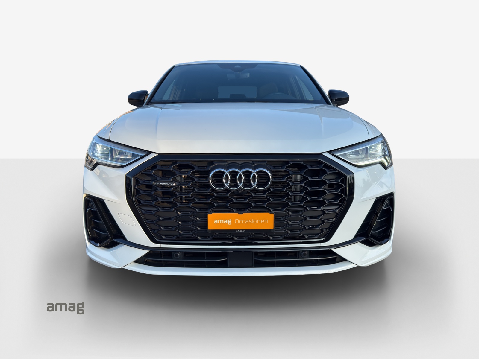 AUDI Q3 Sportback 40 TDI S line quattro S-tronic-image-6