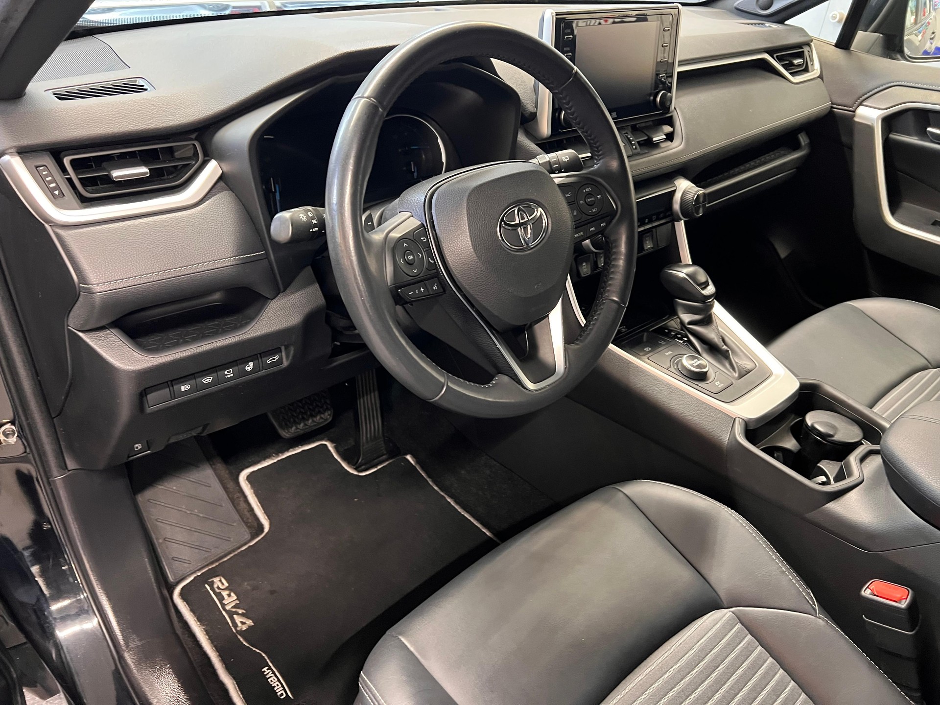 TOYOTA RAV4 2.5 HEV Black Edition-image-7