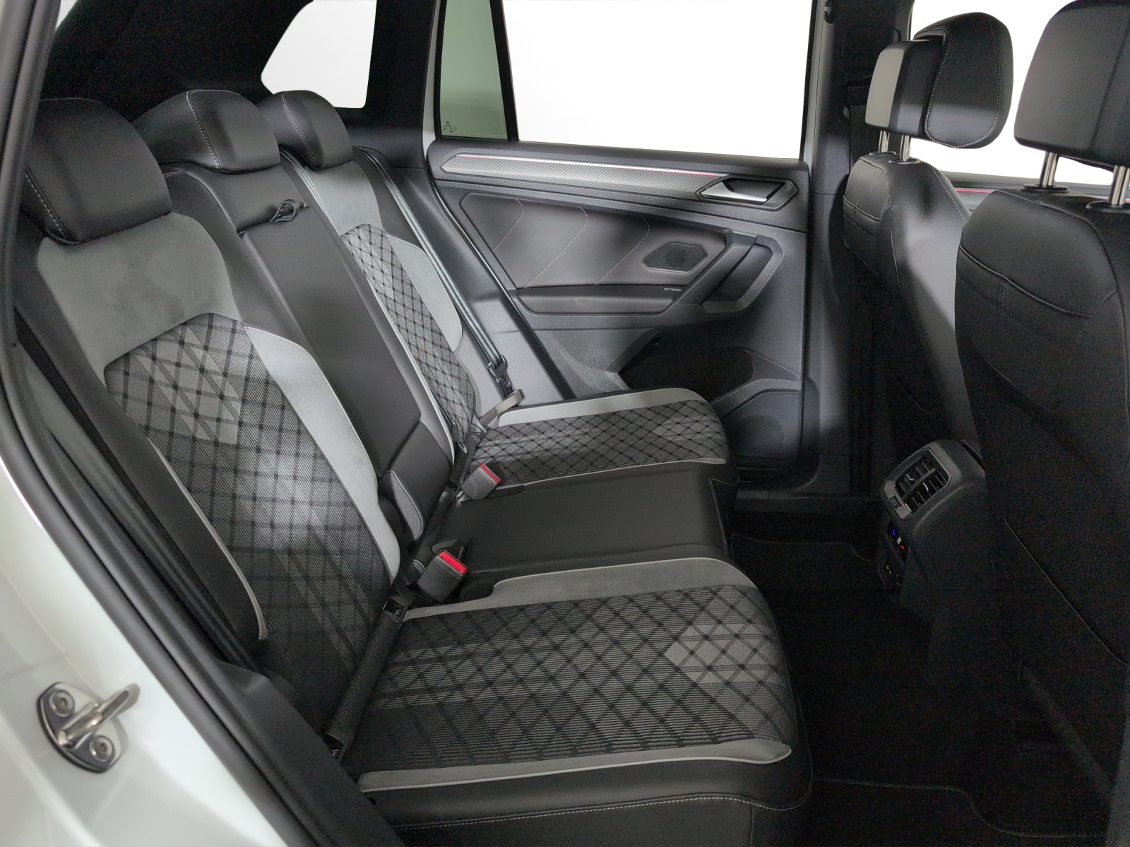 VW Tiguan 2.0TSI R-Line 4Motion DSG-image-8