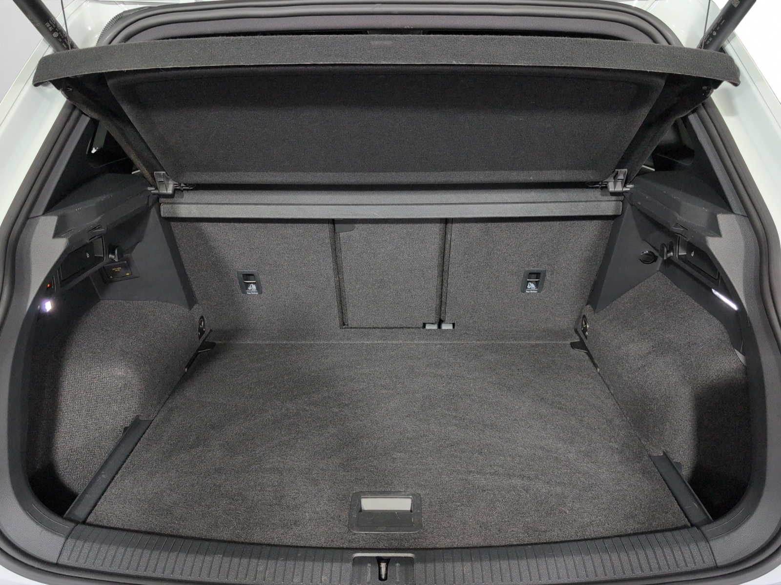 VW Tiguan 2.0TSI R-Line 4Motion DSG-image-14