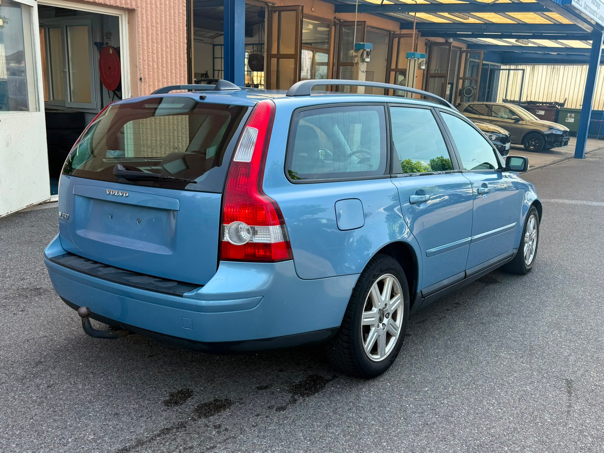 VOLVO V50 2.4I Momentum automatique-image-2