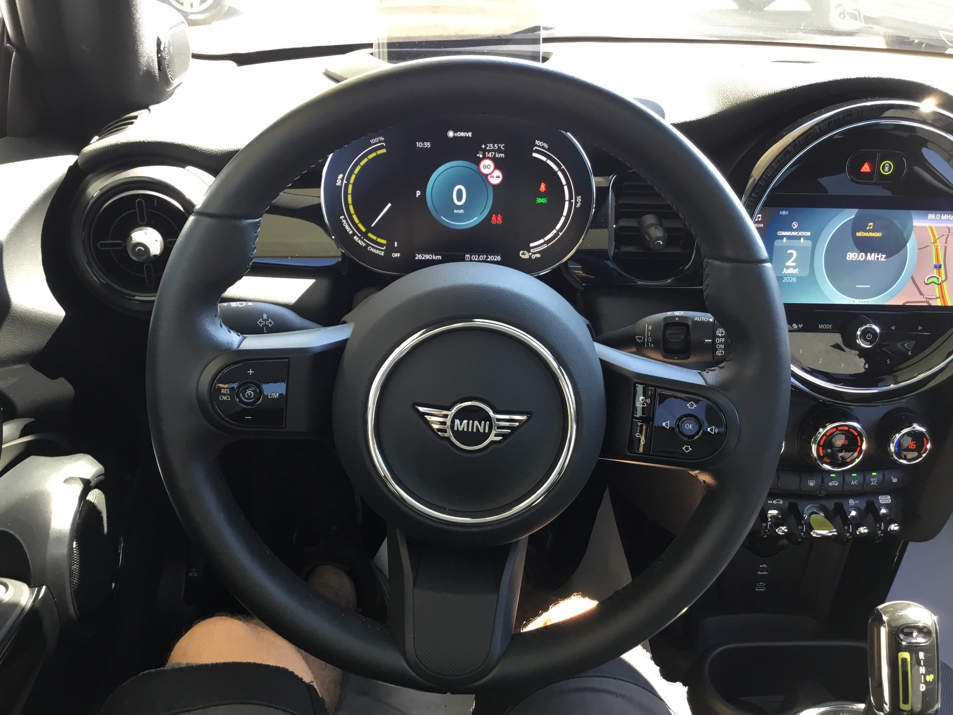 MINI Cooper SE Classic Trim-image-8
