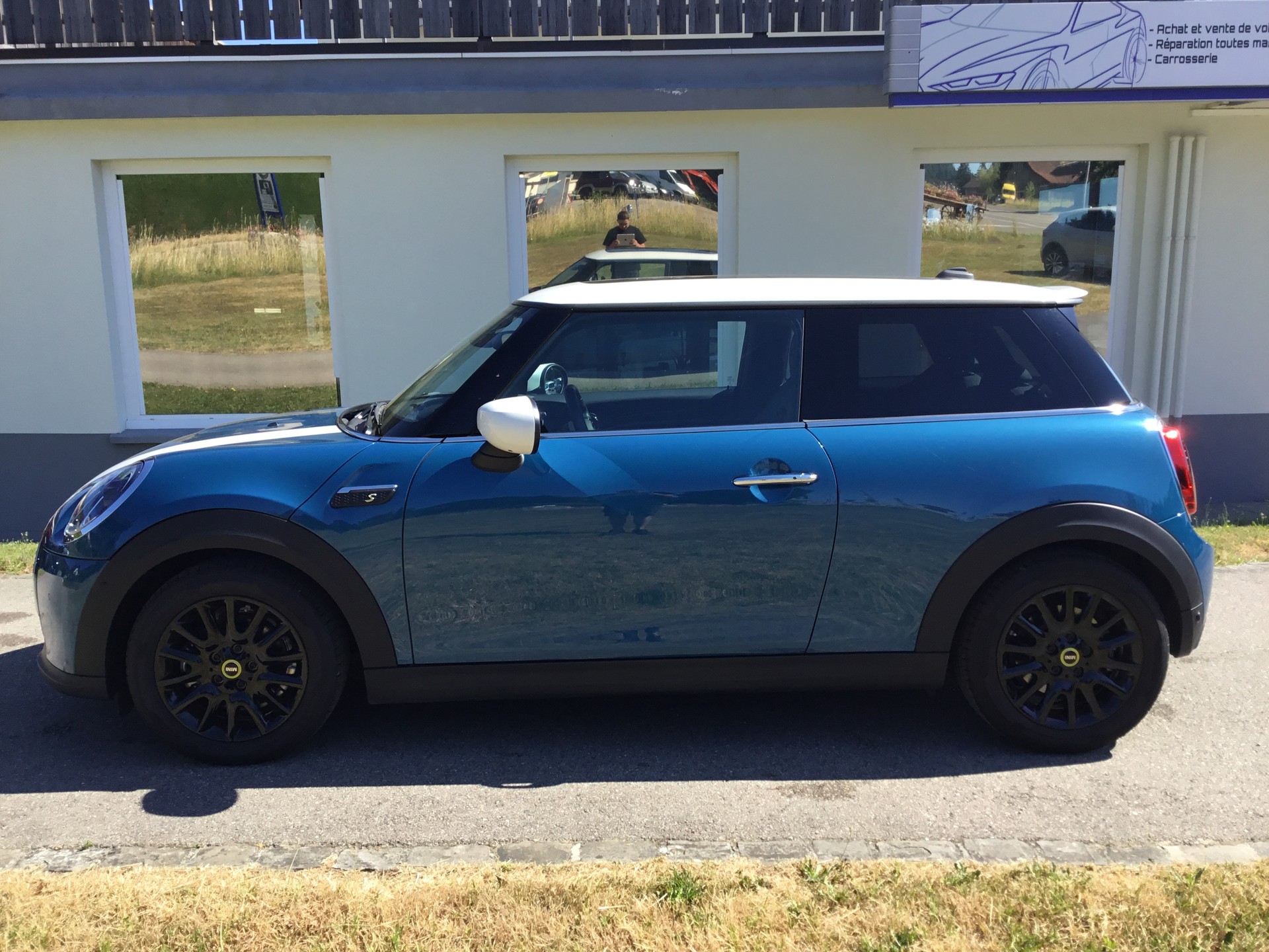 MINI Cooper SE Classic Trim-image-3