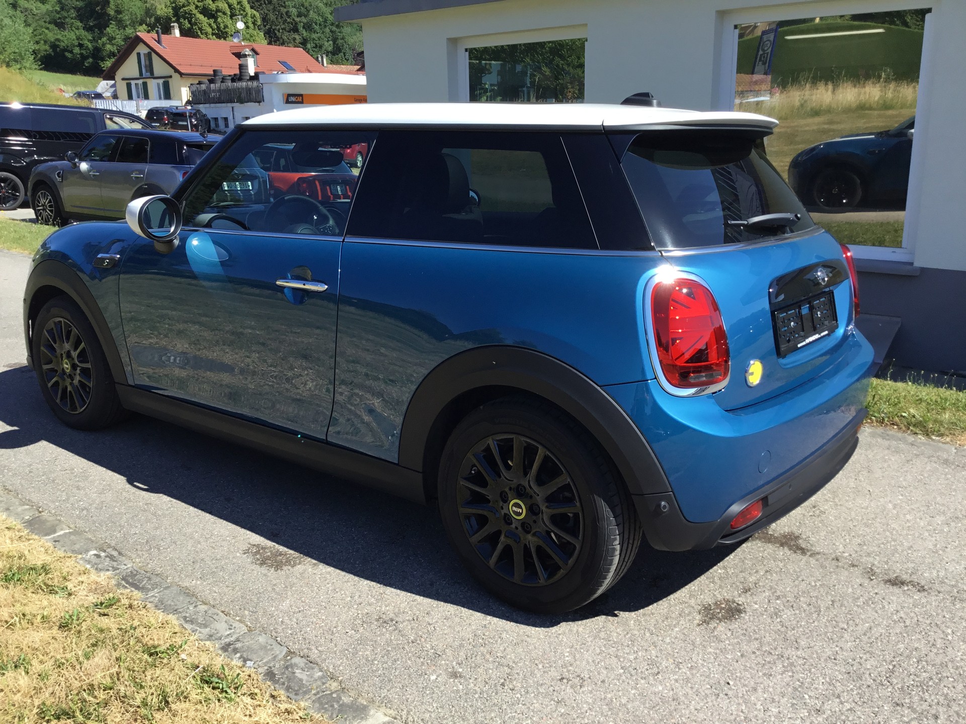 MINI Cooper SE Classic Trim-image-5