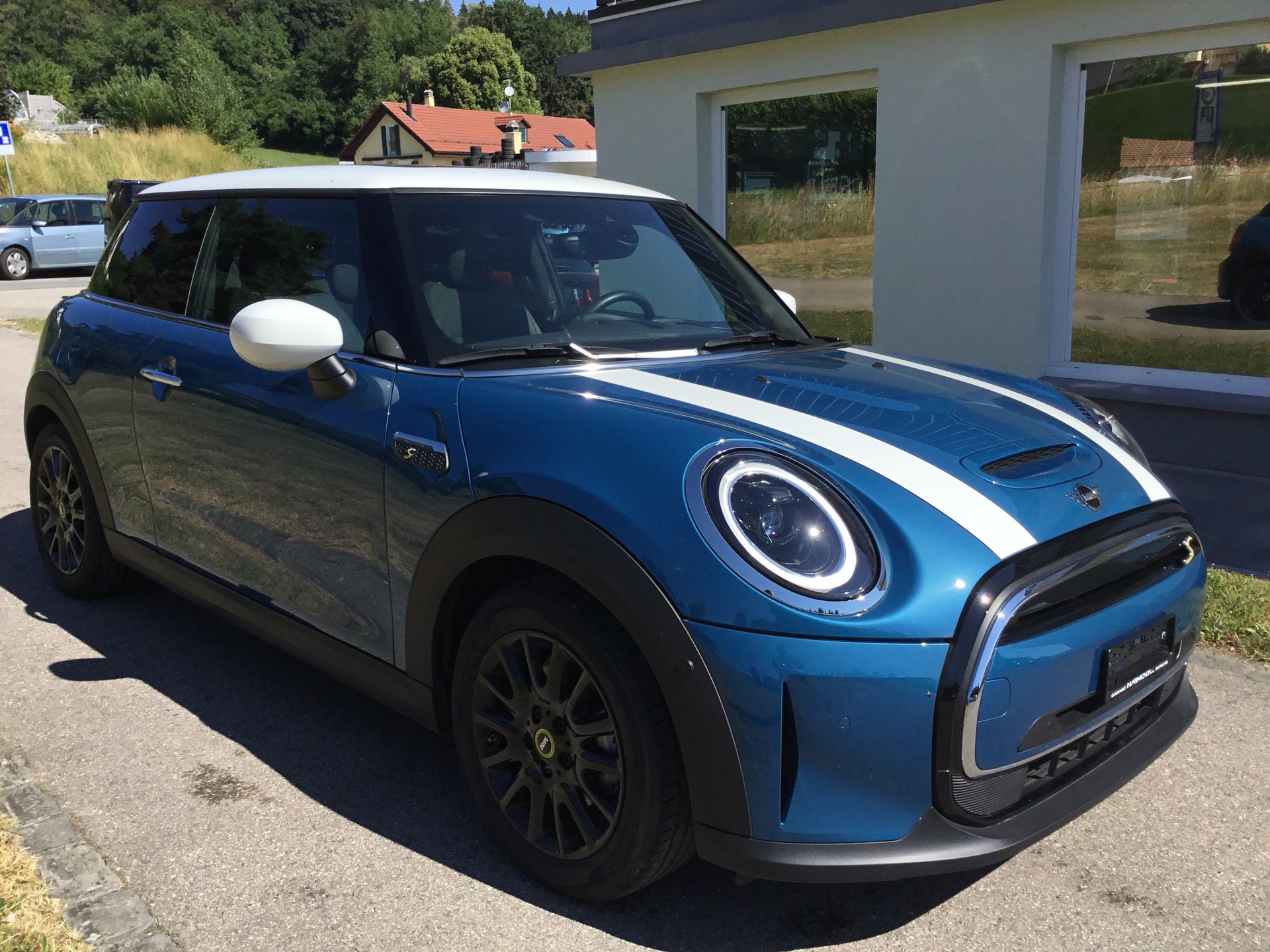 MINI Cooper SE Classic Trim-image-0