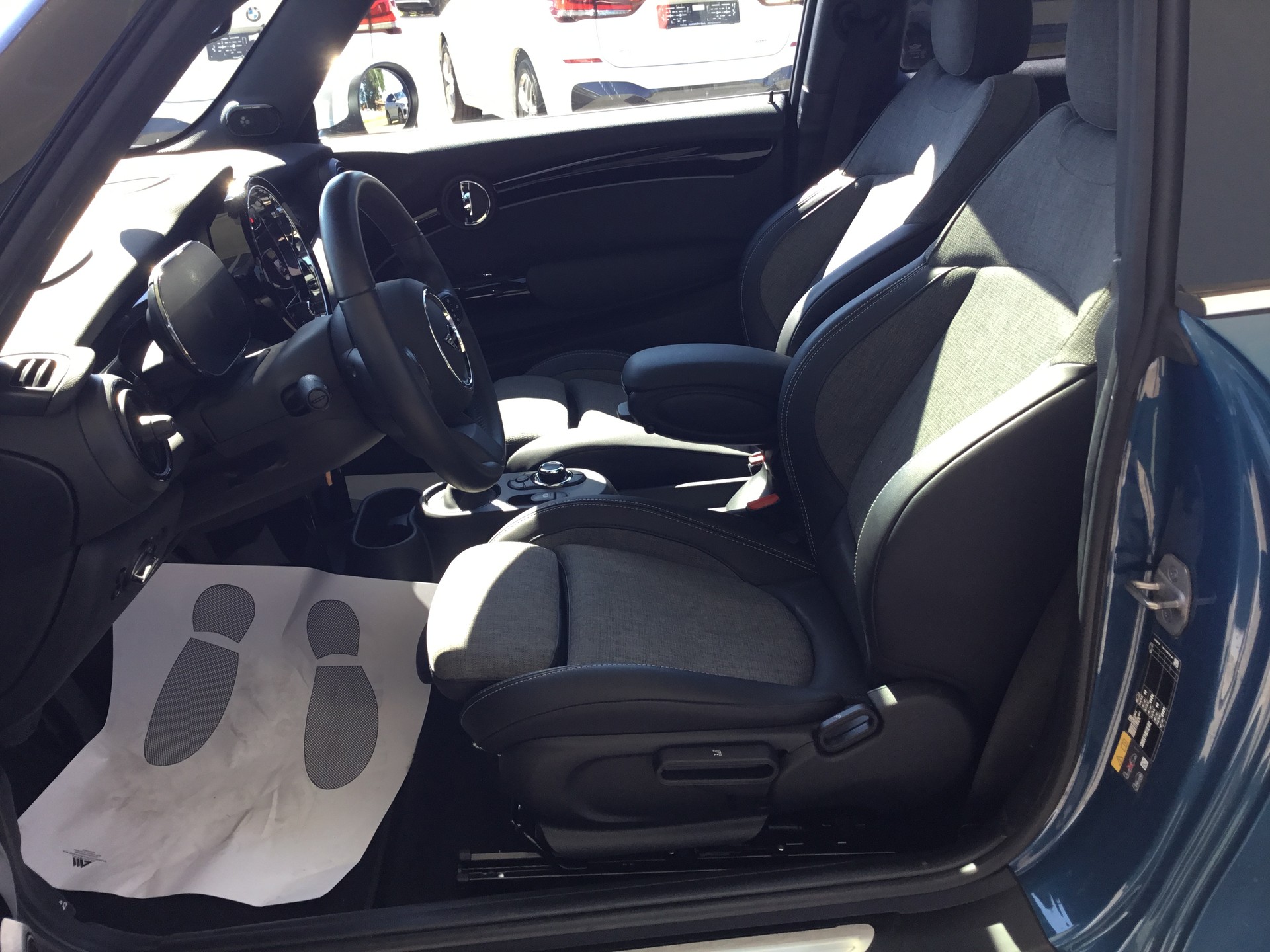 MINI Cooper SE Classic Trim-image-12