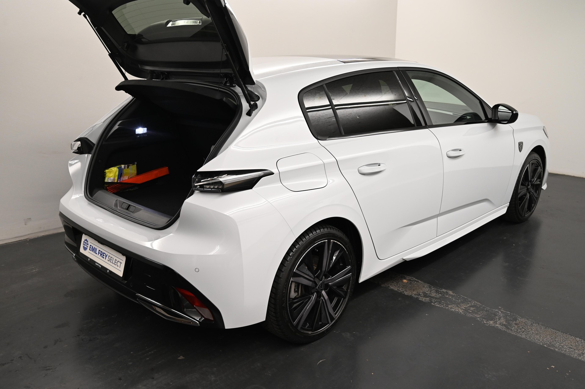 PEUGEOT 308 1.6 PHEV 180 GT-image-17