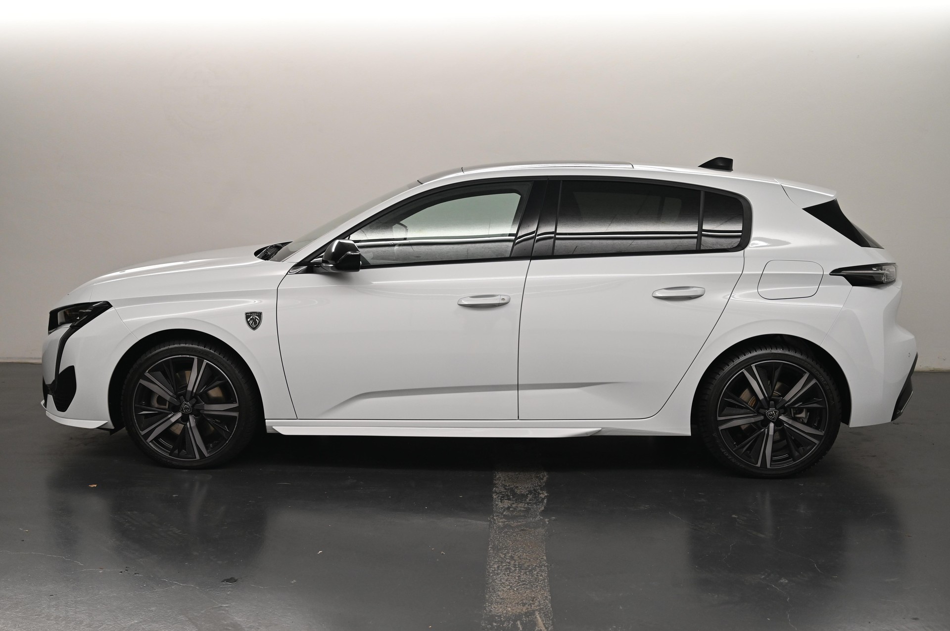 PEUGEOT 308 1.6 PHEV 180 GT-image-3