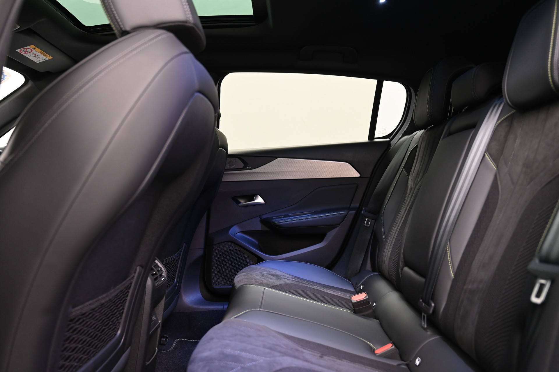 PEUGEOT 308 1.6 PHEV 180 GT-image-6