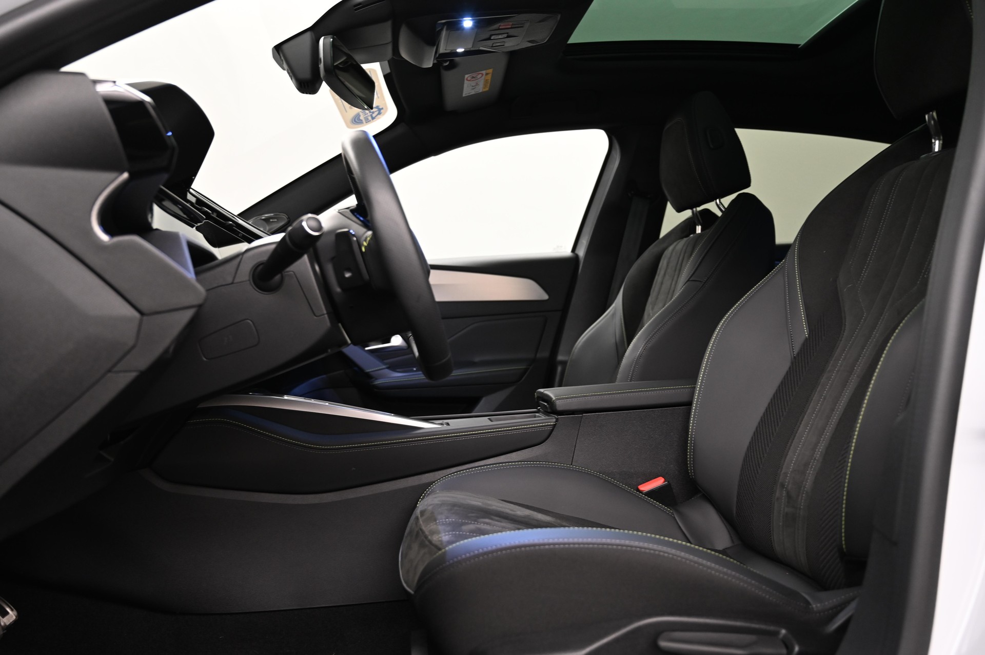 PEUGEOT 308 1.6 PHEV 180 GT-image-5