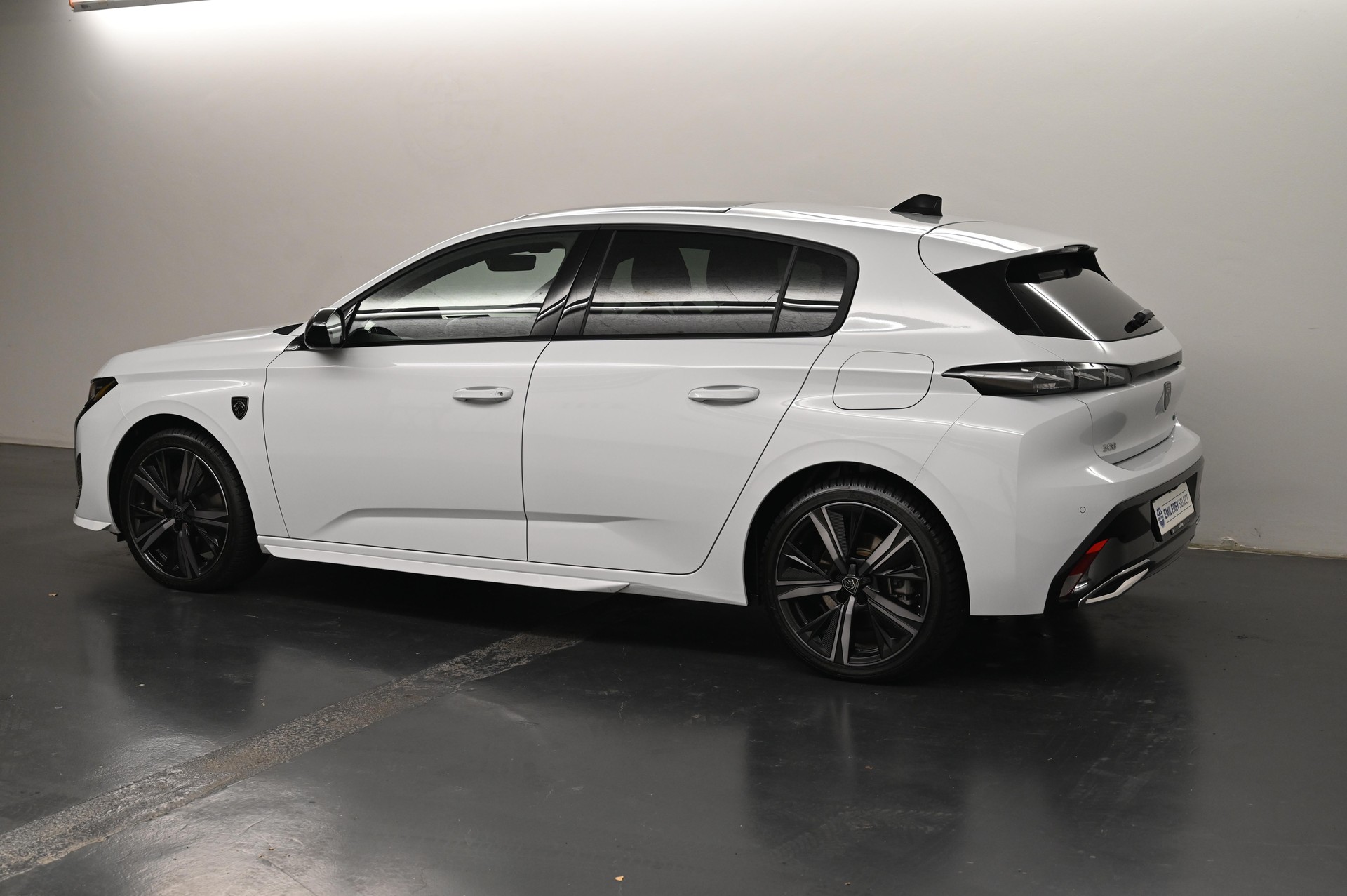 PEUGEOT 308 1.6 PHEV 180 GT-image-4