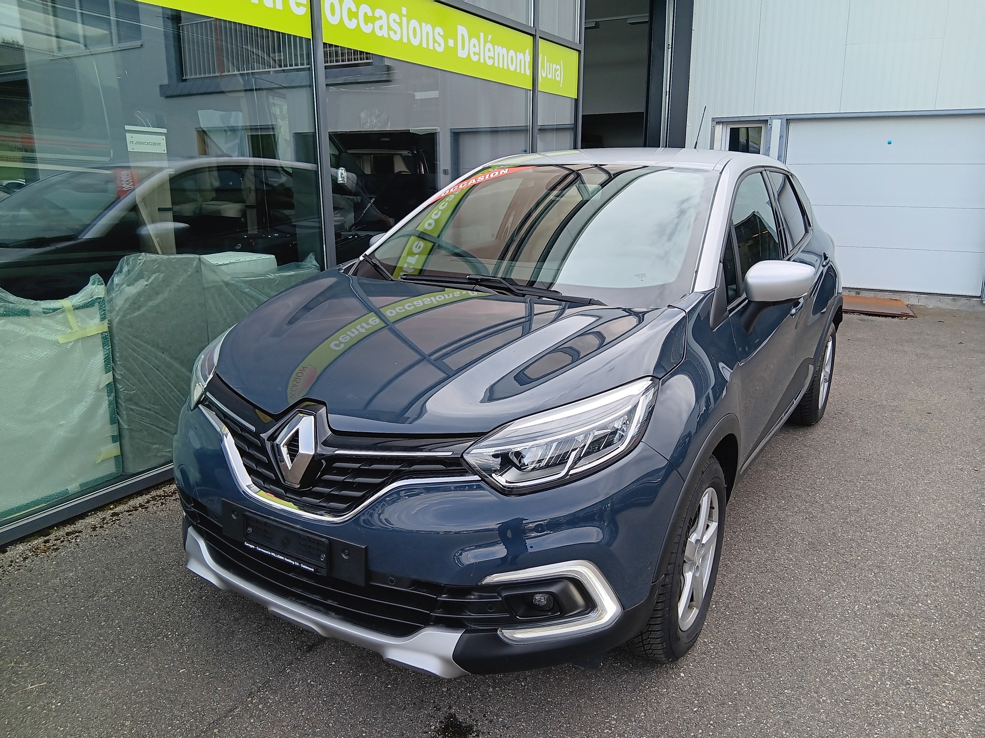 RENAULT Captur 1.2 T 16V Outdoor EDC-image-0