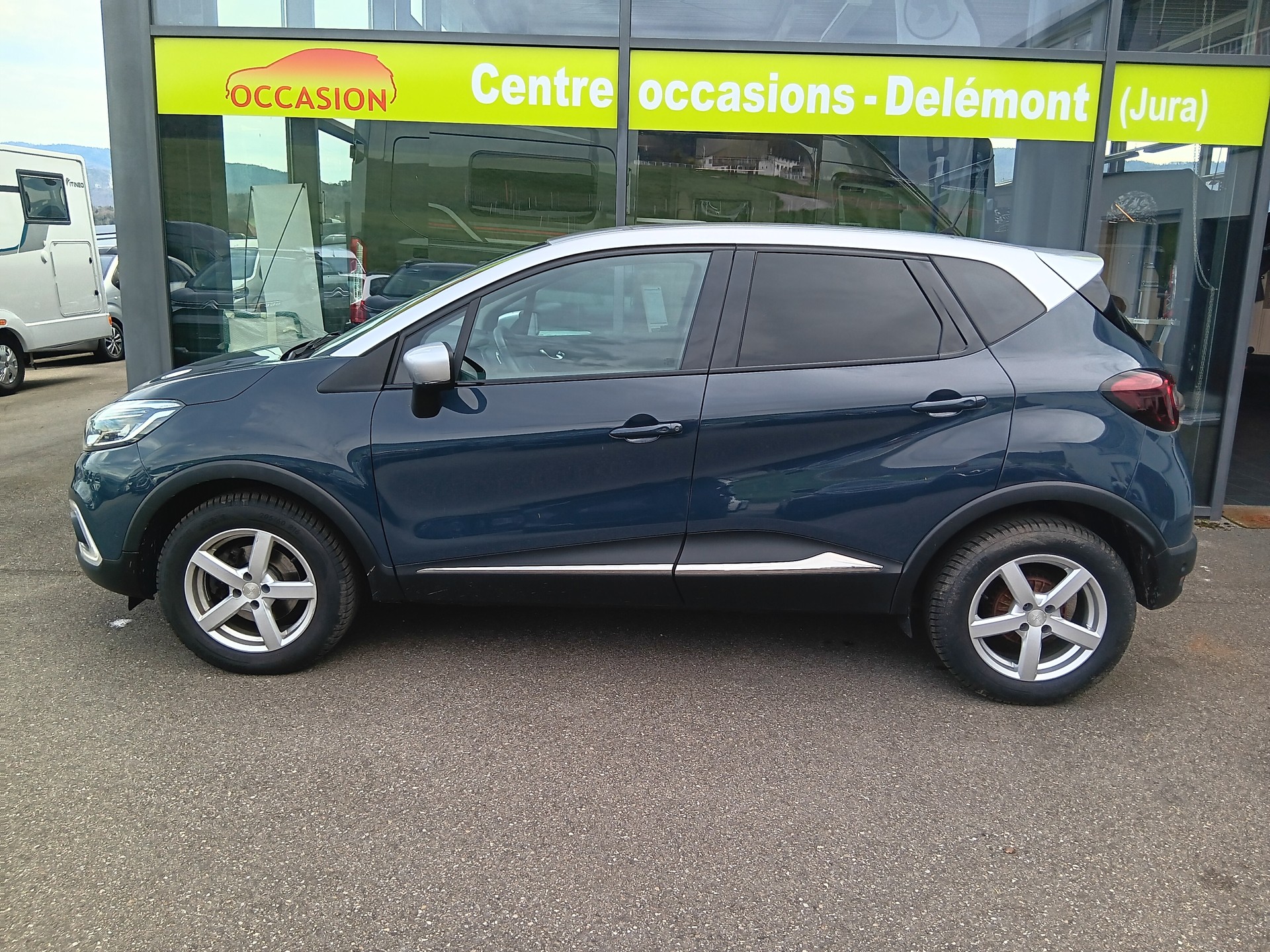 RENAULT Captur 1.2 T 16V Outdoor EDC-image-1