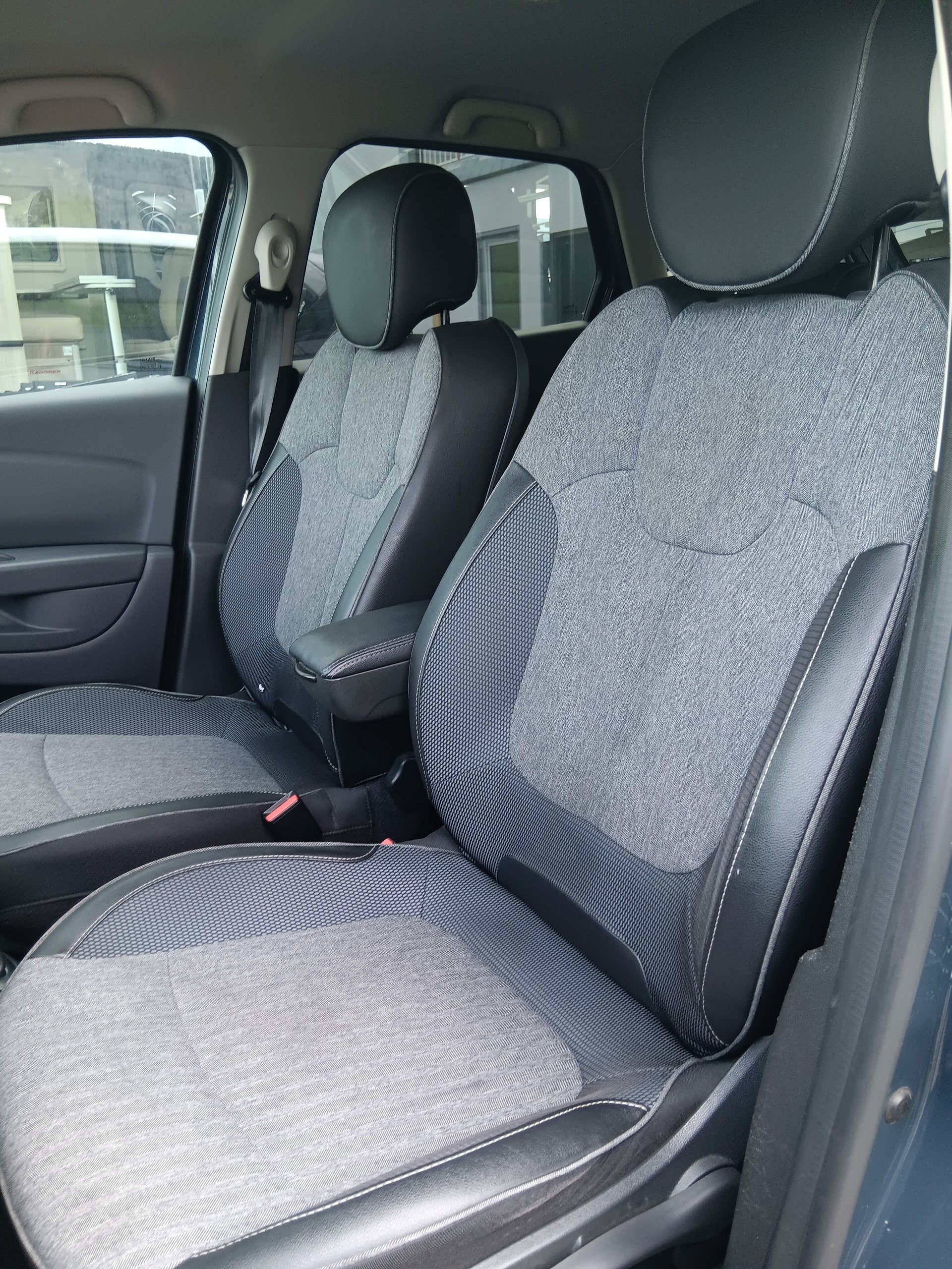 RENAULT Captur 1.2 T 16V Outdoor EDC-image-5