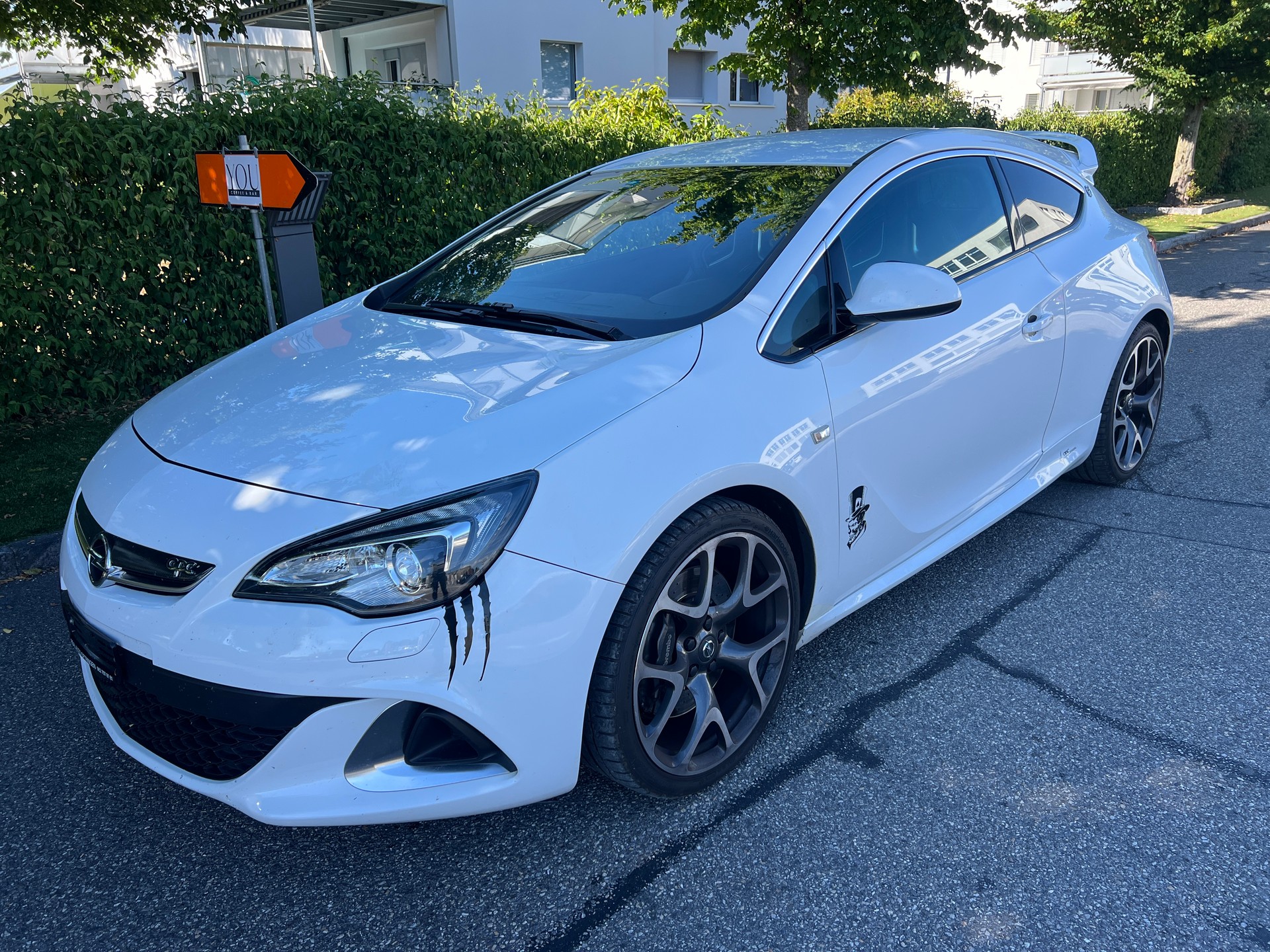 OPEL Astra GTC 2.0i 16V Turbo OPC-image-0