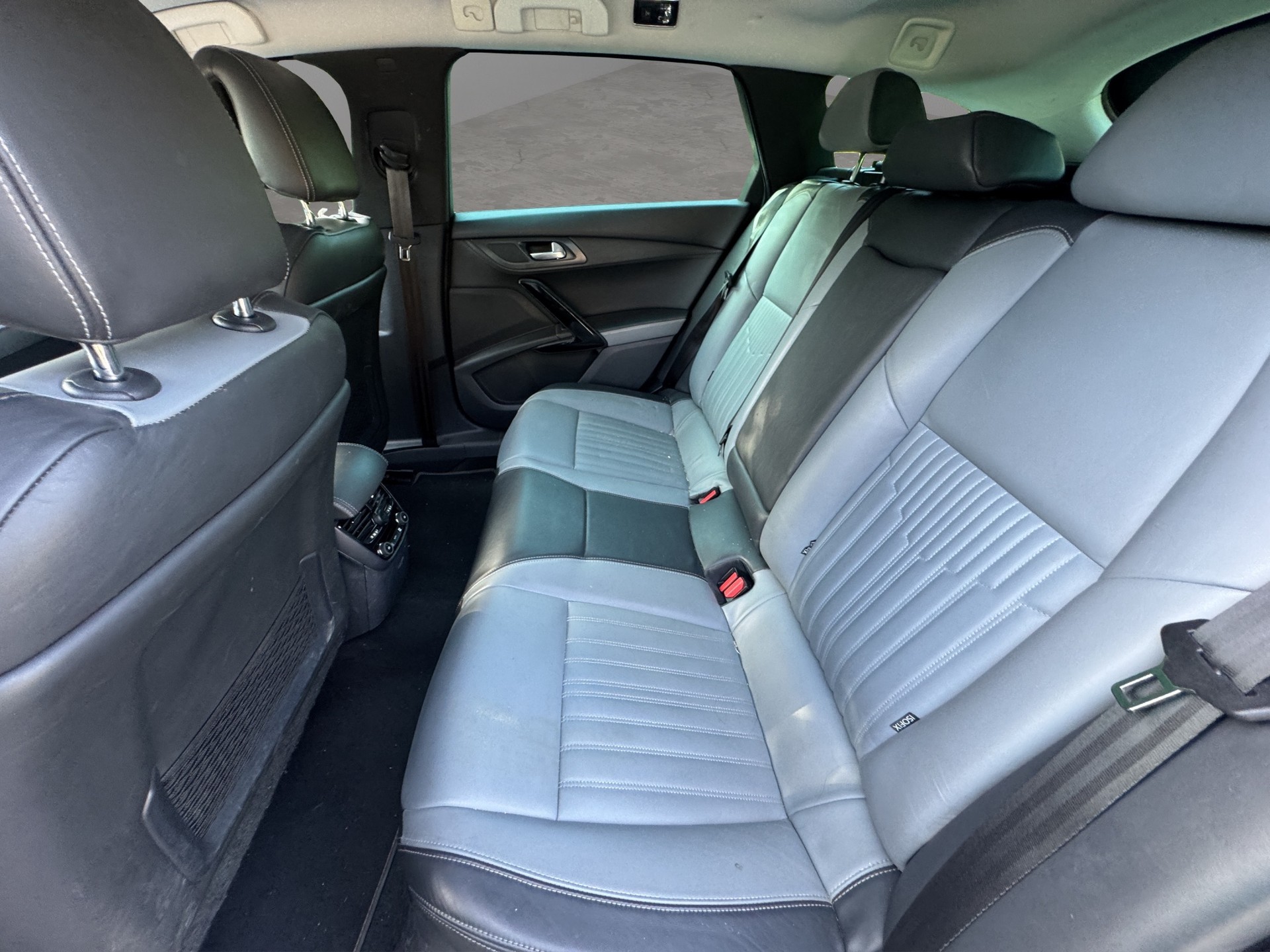 PEUGEOT 508 RXH 2.0 HDI Hybrid4 EGS6-image-10