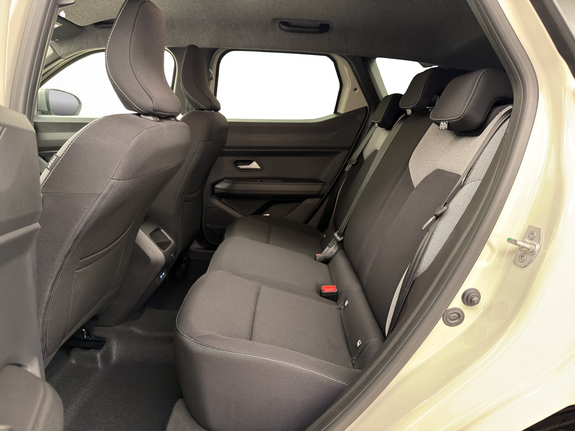 DACIA Duster 1.8 Hybrid Journey-image-12