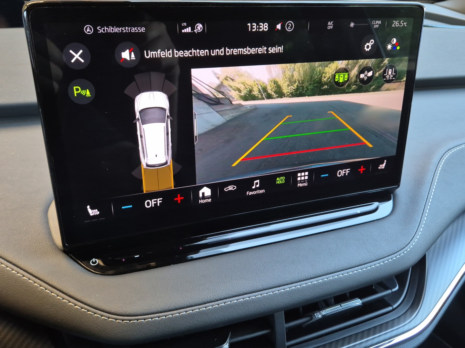 SKODA Enyaq iV 80 SportLine*360°Kamera*Panoramadach*Head up Display*Anhängerkupplung*-image-12