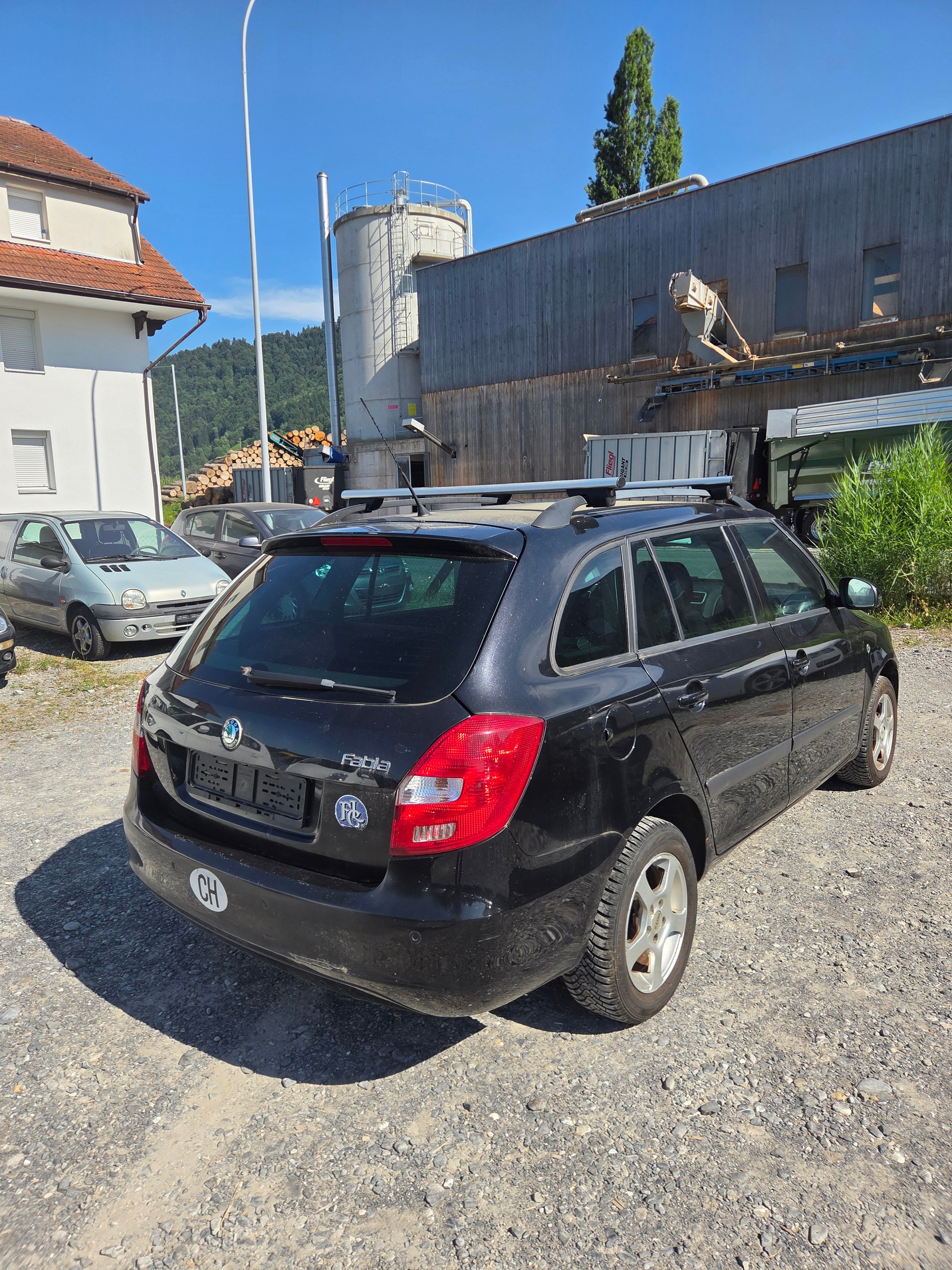 SKODA Fabia 1.6 Smile-image-2
