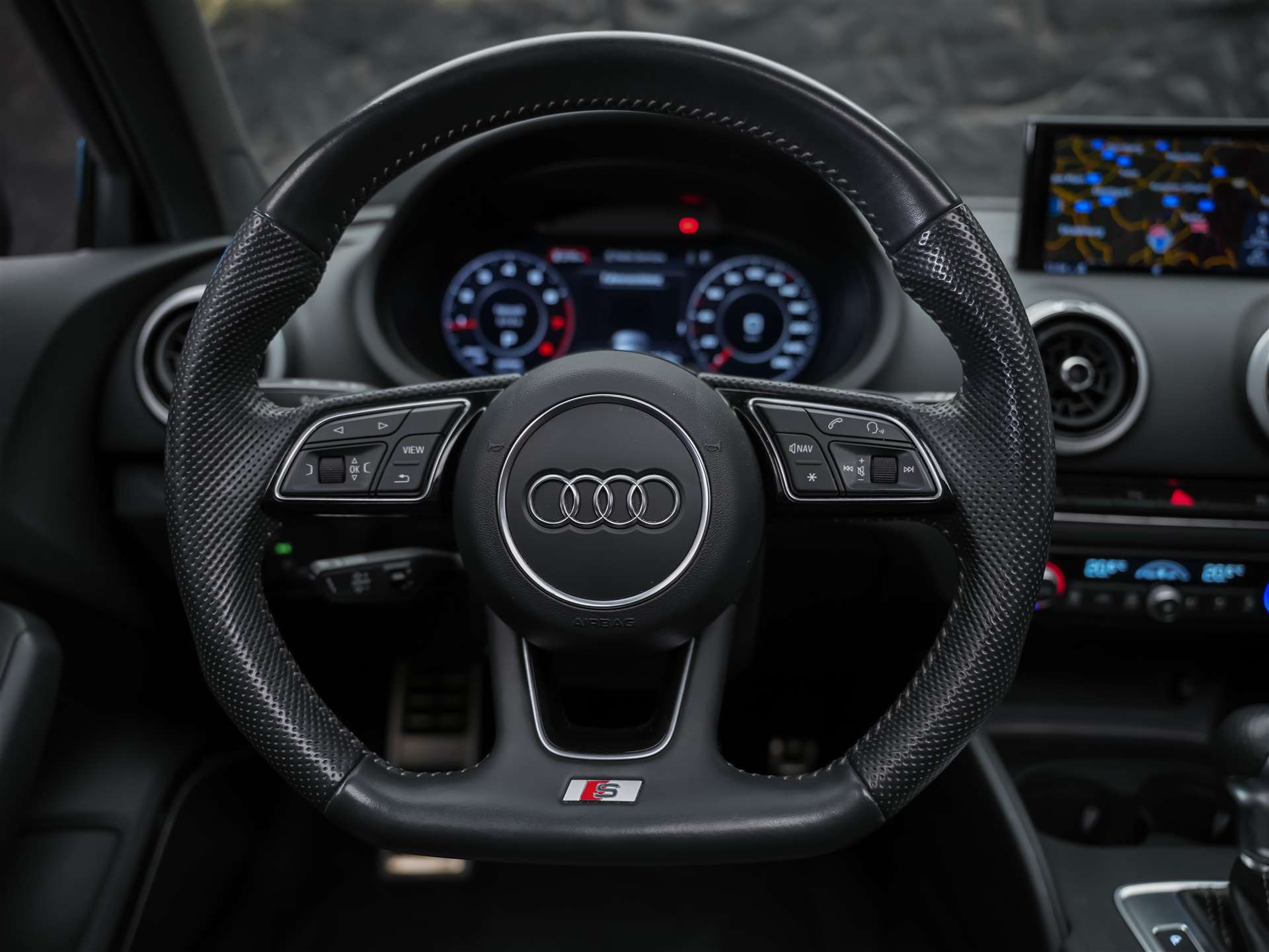 AUDI A3 Sportback 1.5 TFSI S-tronic **S-Line**-image-29