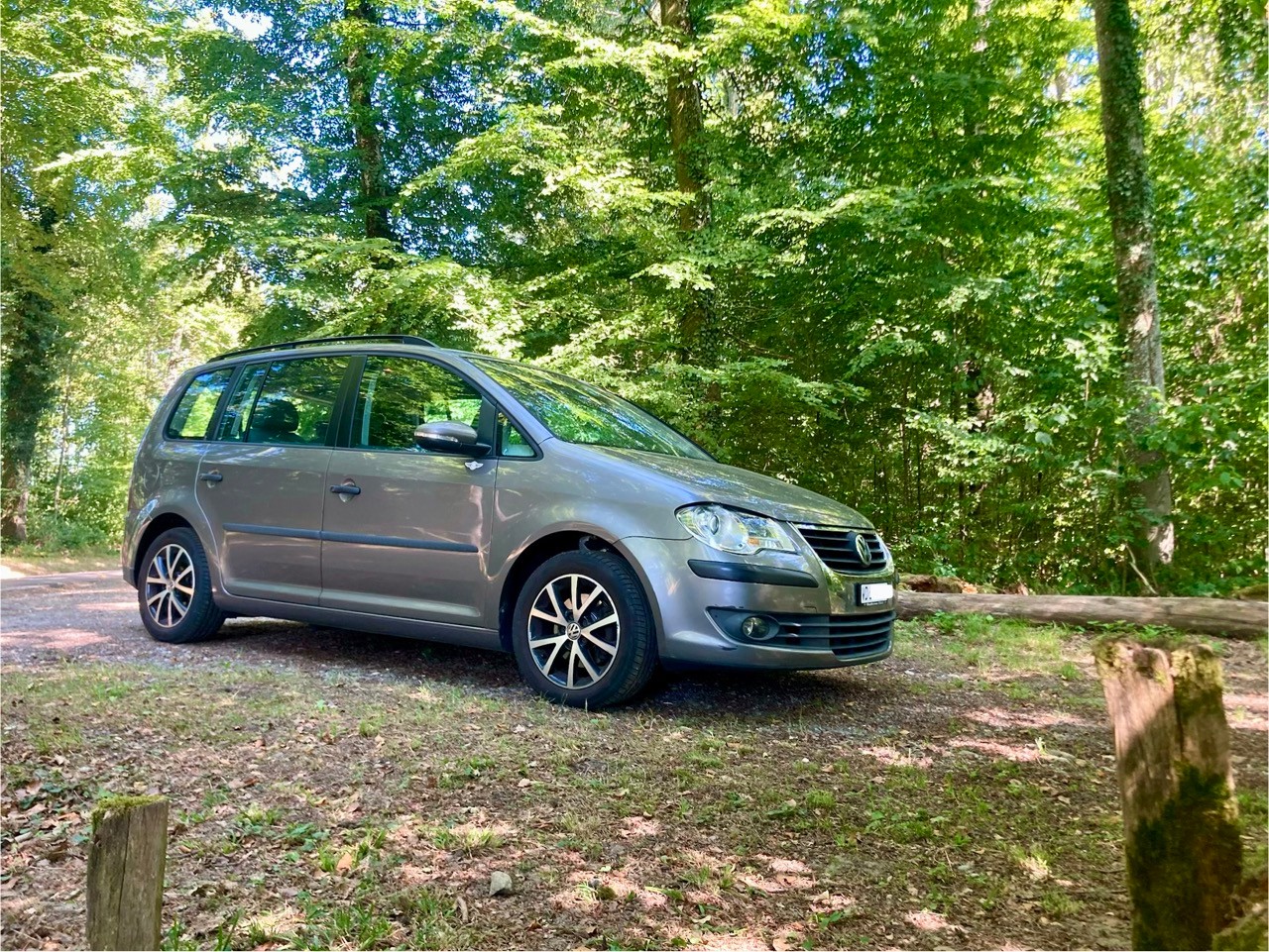 VW TOURAN-image-0