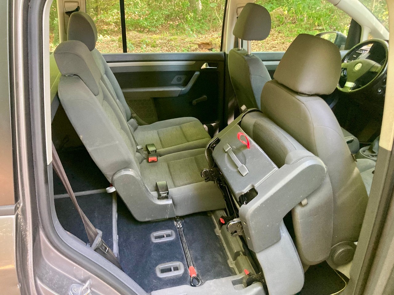VW TOURAN-image-2